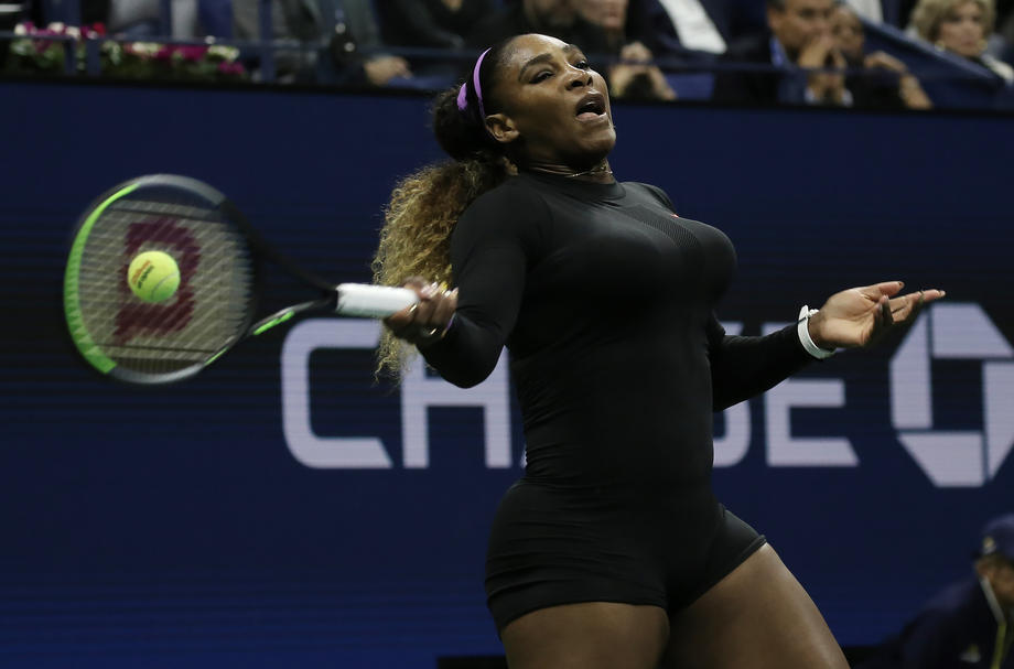 Serena Williams a învins-o clar pe Maria Şarapova în primul tur la US Open