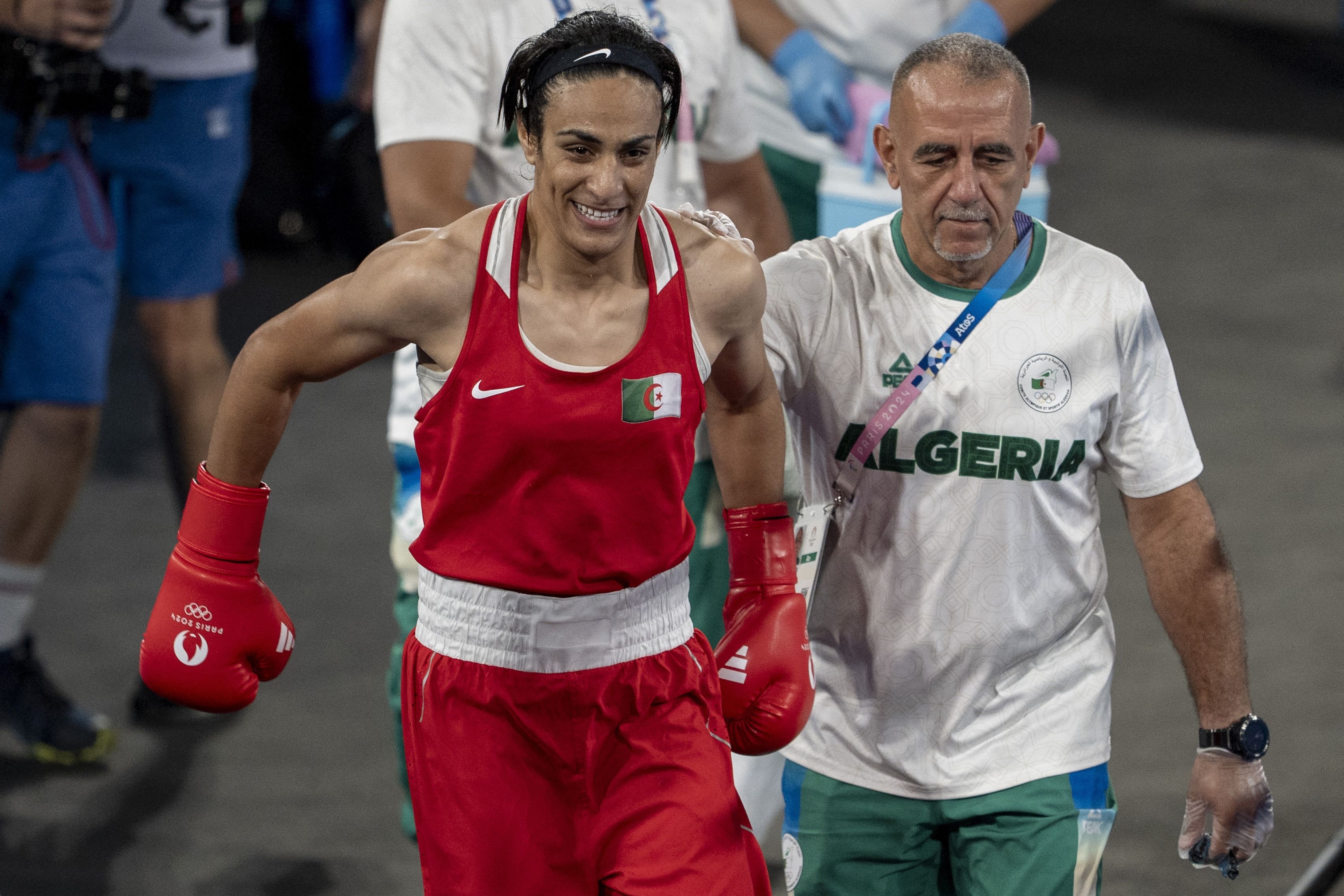 Schimbarea de look a pugilistei algeriene Imane Khelif, suspectată că este bărbat, după câștigarea aurului olimpic: „Feminină și frumoasă” | VIDEO