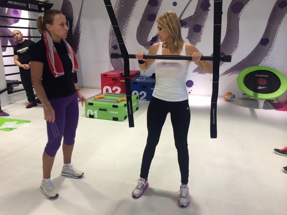 Ruxandra Dragomir, nedezlipită de fetița ei! Uite, cum se antrenează cele două la sala de fitness / GALERIE FOTO