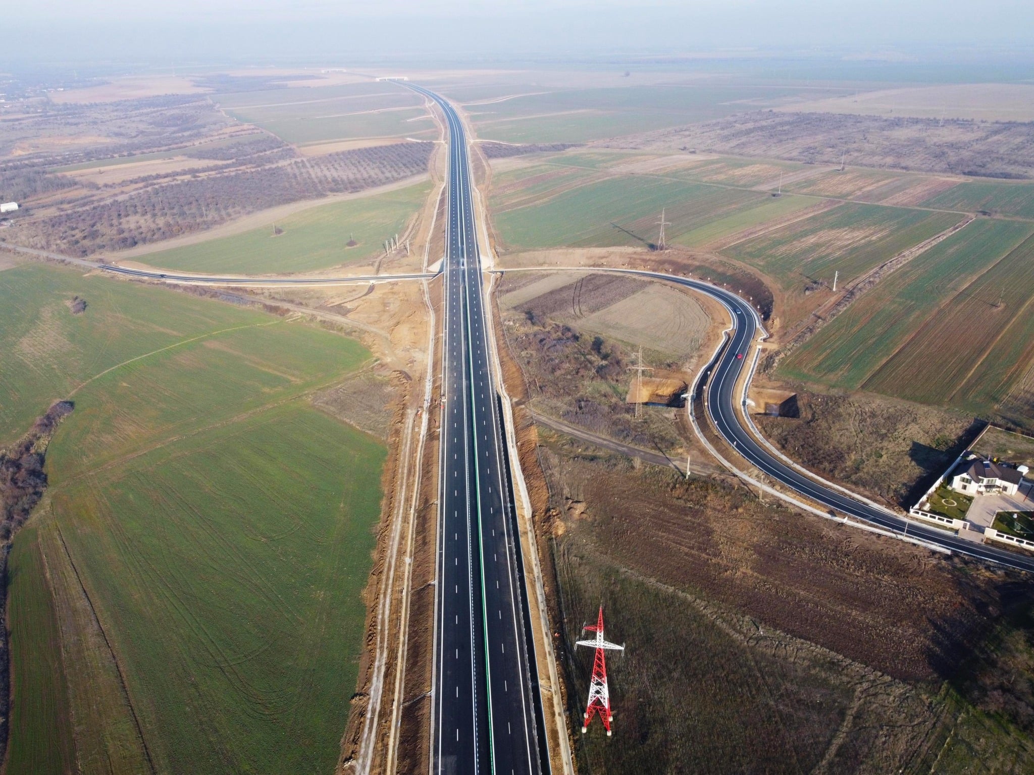 Două tronsoane de pe Drumul Expres DEx12 Craiova-Pitești sunt deschise traficului începând de astăzi