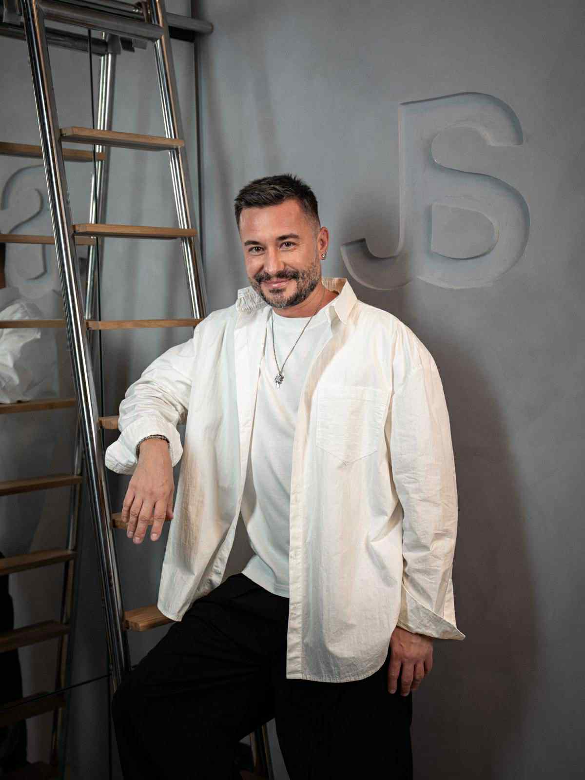 Hairstilistul Adrian Perjovschi, despre cum să ne vopsim corect părul: „Cu ce culoare naturală ne naștem, aia ne vine cel mai bine”