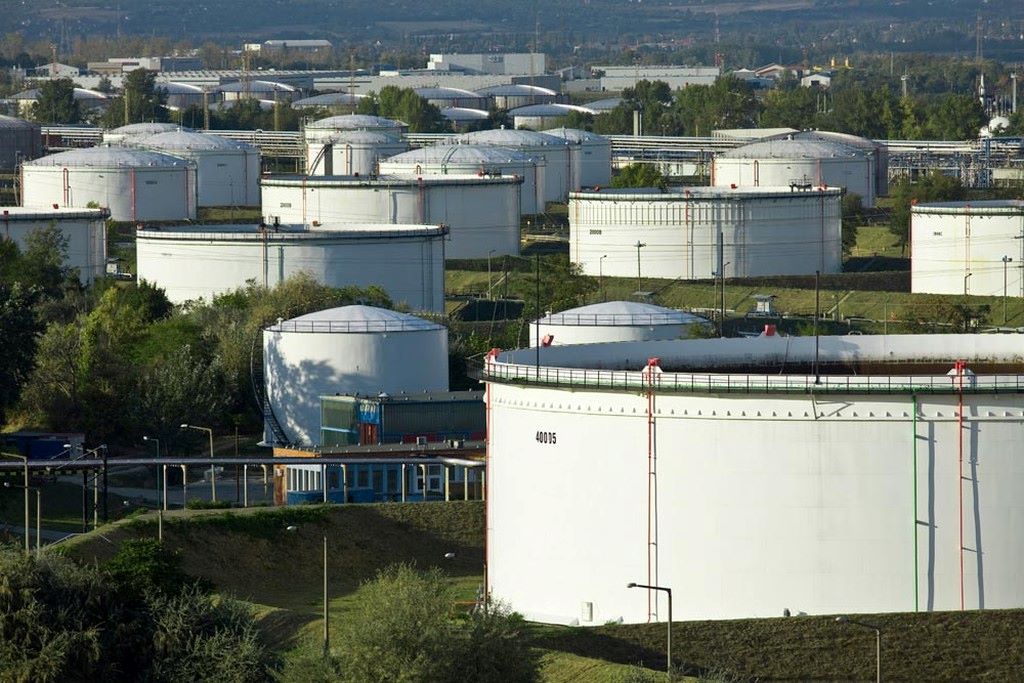 Történelmi mélyponton a magyar olajtartalék – Rekord alacsony a készlet, a helyzet drámai