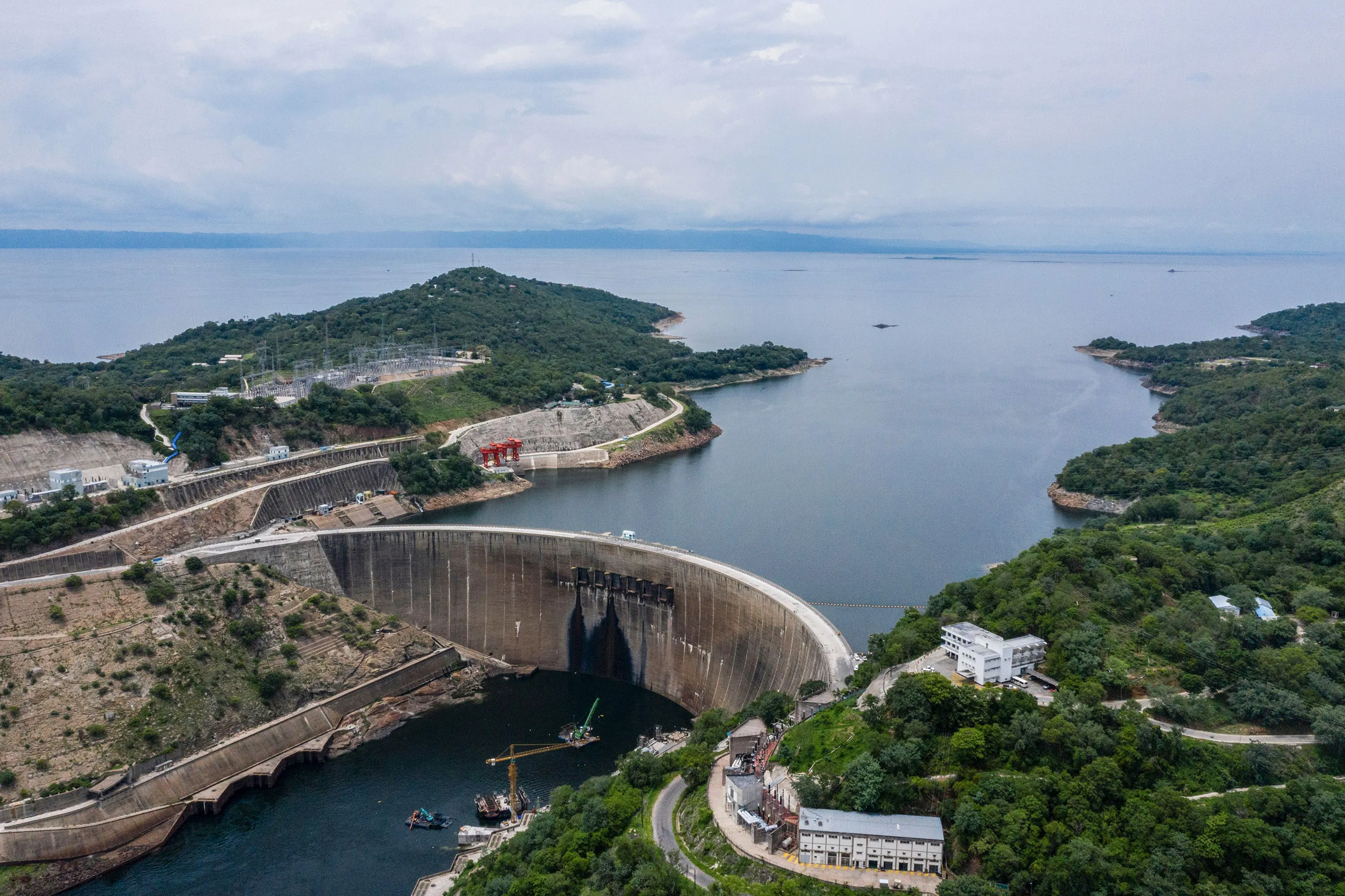 Zambia and Zimbabwe commit to $4.2 billion hydro plant to boost power supply