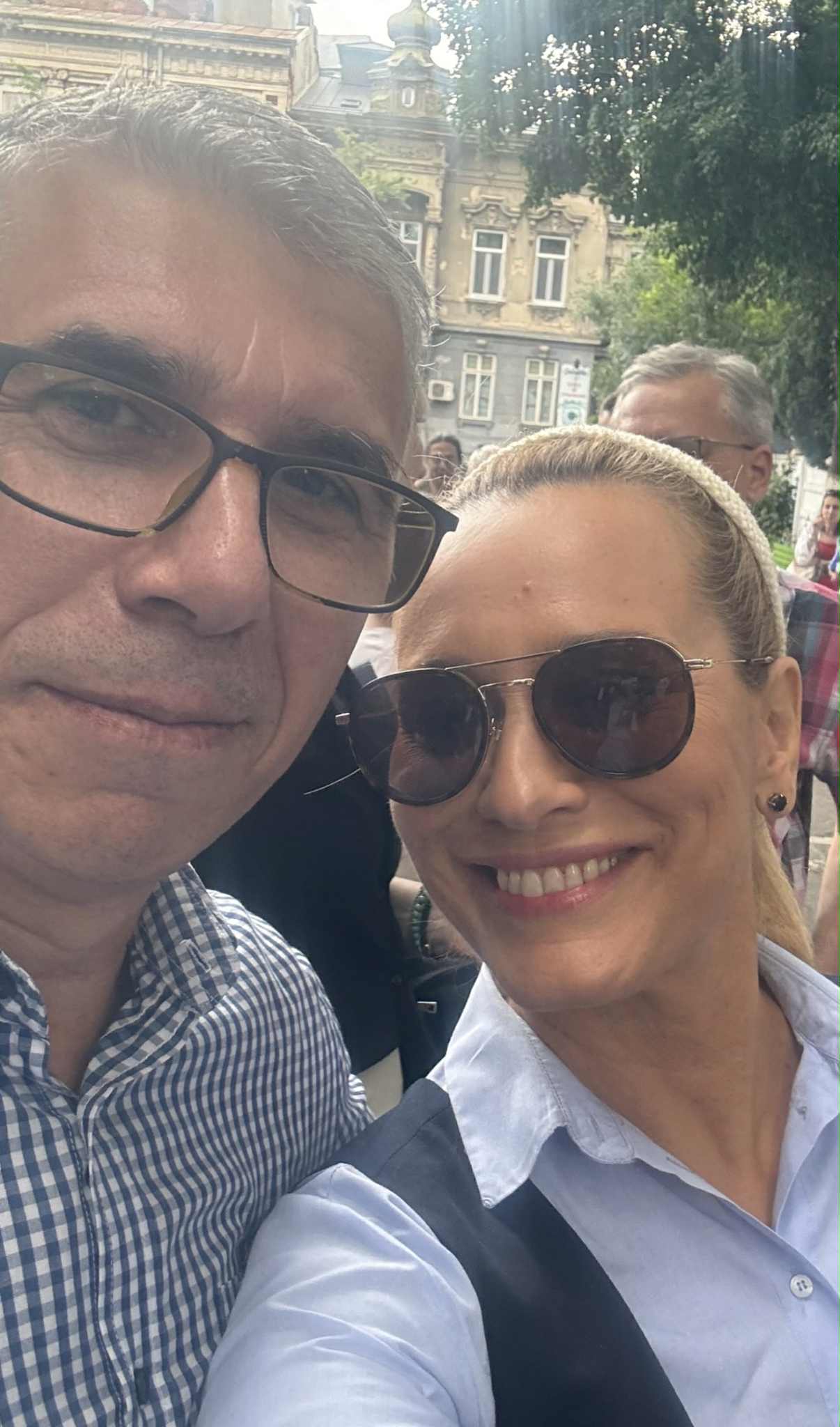 Cum a apărut Andreea Esca la reuniunea cu colegii de liceu. Prezentatoarea de la PRO TV s-a îmbrăcat în școlăriță