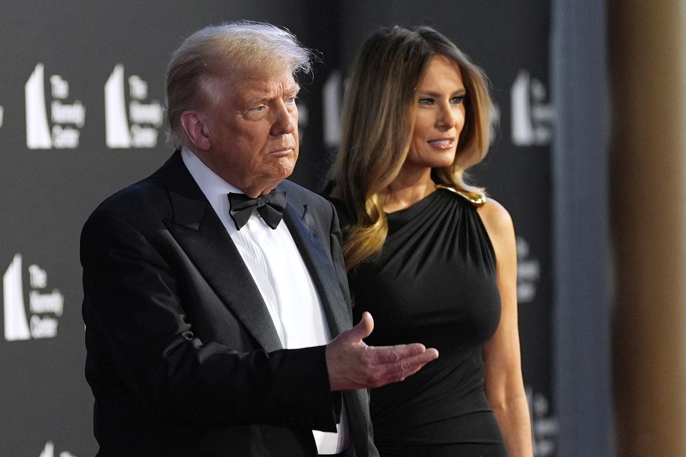 Apariția Melaniei Trump care i-a lăsat pe toți cu gura căscată. În timp ce Donald Trump a fost huiduit, prima-doamnă a strălucit