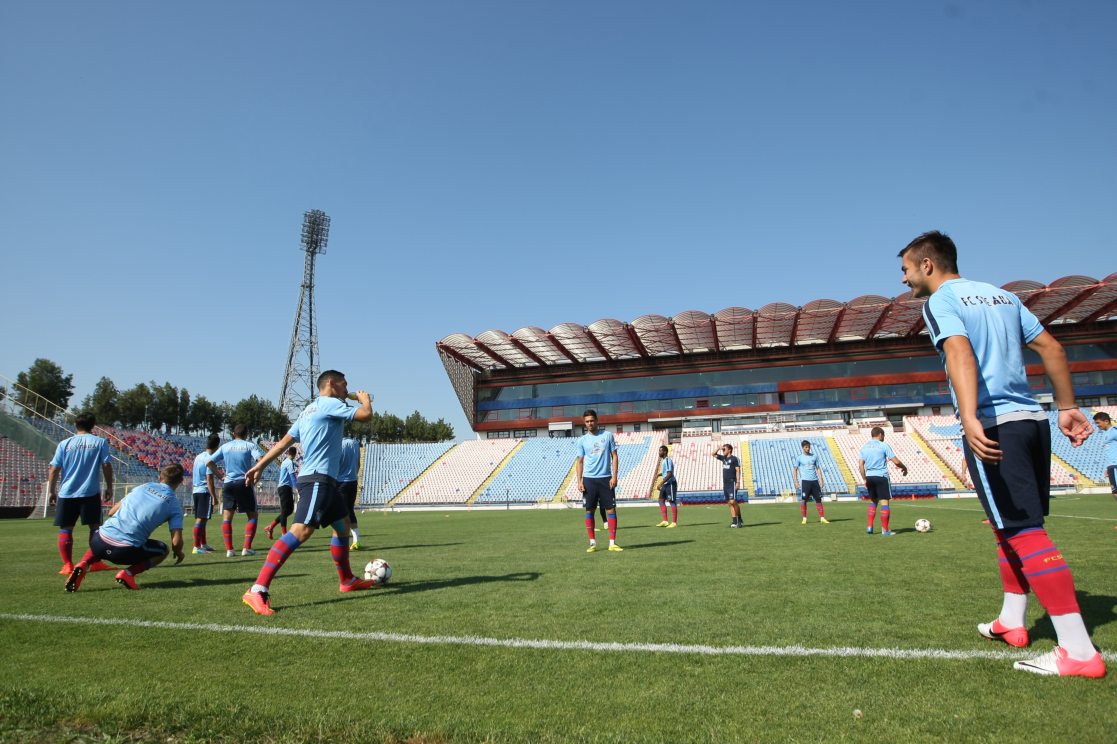 Steliștii, cu zâmbetul pe buze la ultimul antrenament înaintea meciului cu Ludogoreț / GALERIE FOTO