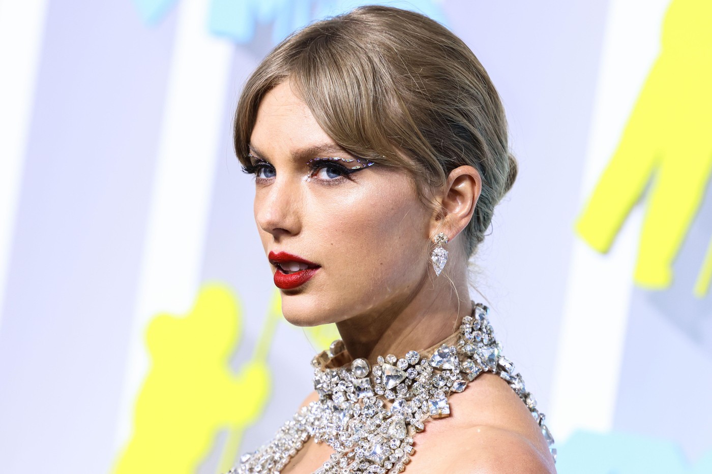 Cum l-a „ajutat” Taylor Swift pe un român să ajungă la BBC, după ce a creat o pagină de Instagram cu aproape un milion de urmăritori