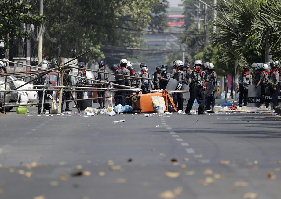 Cel puțin patru morți în timpul protestelor din Myanmar, după ce poliția militară a deschis focul asupra manifestanților pro-democrație
