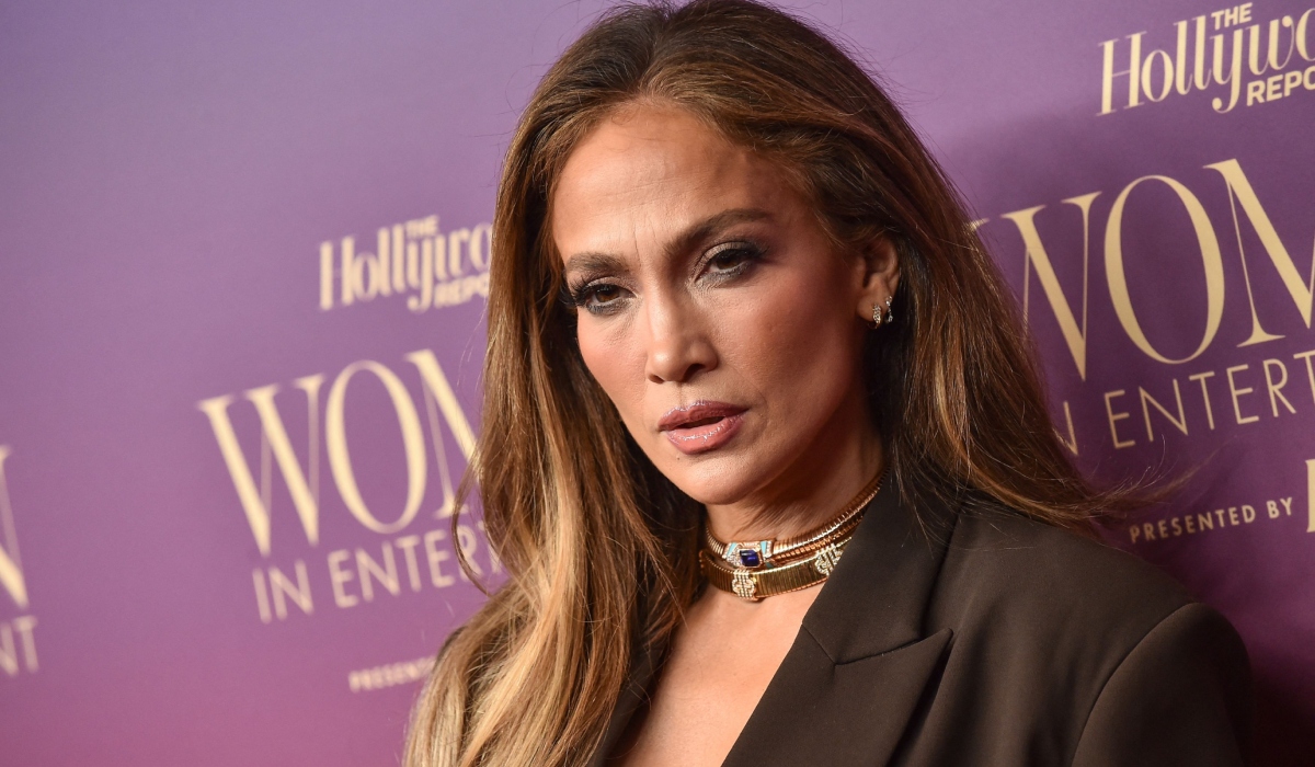 Jennifer Lopez, în pantofi românești la plimbare prin New York. Cum a fost surprinsă vedeta