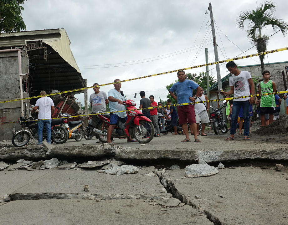 Cutremur de 6,8 grade în Filipine. Cel puțin patru oameni au murit. Imagini cu dezastrul