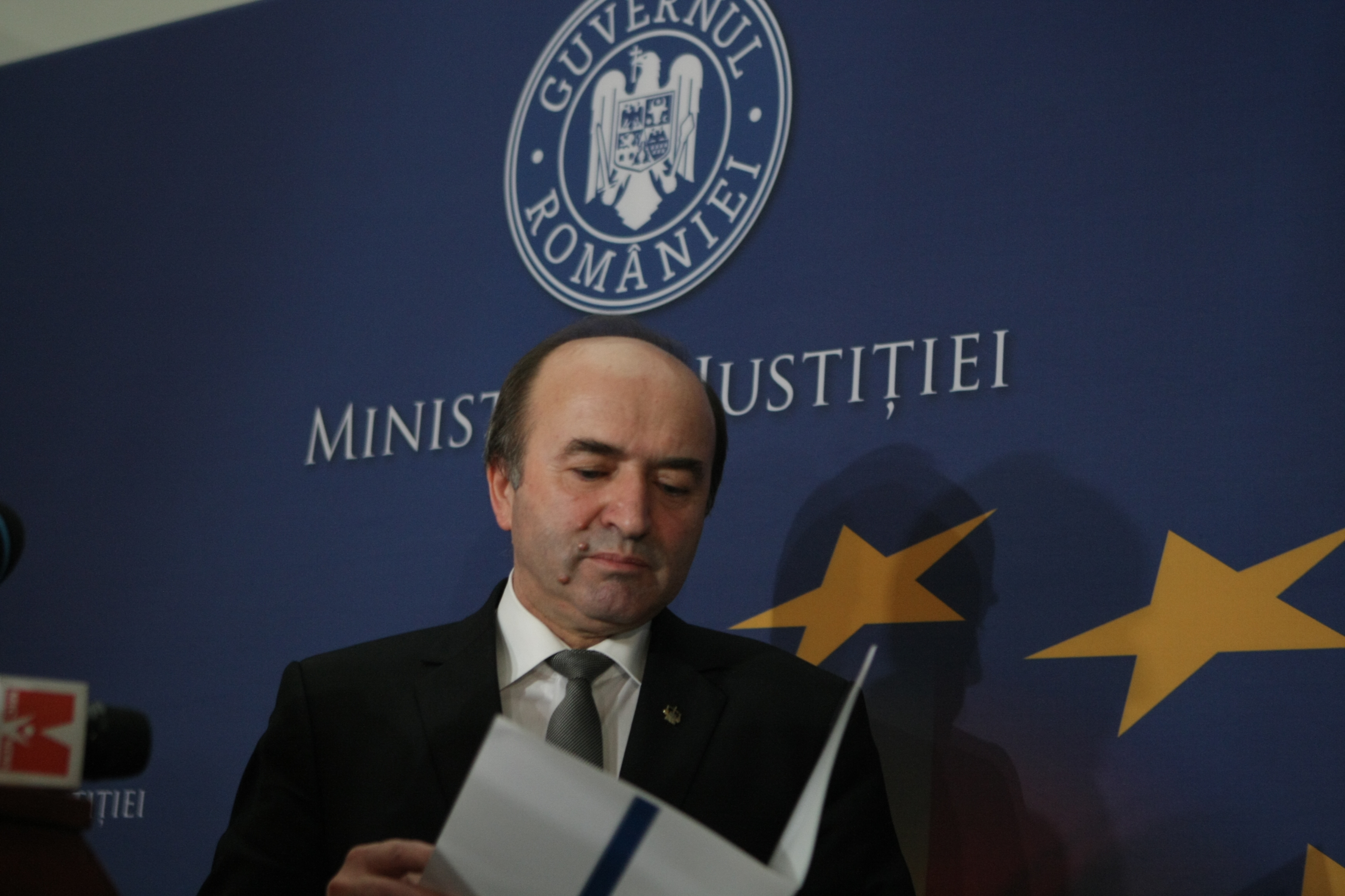 UPDATE. Tudorel Toader: "Voi prezenta un raport în Parlament, joia viitoare, cu referire la activitatea DNA"