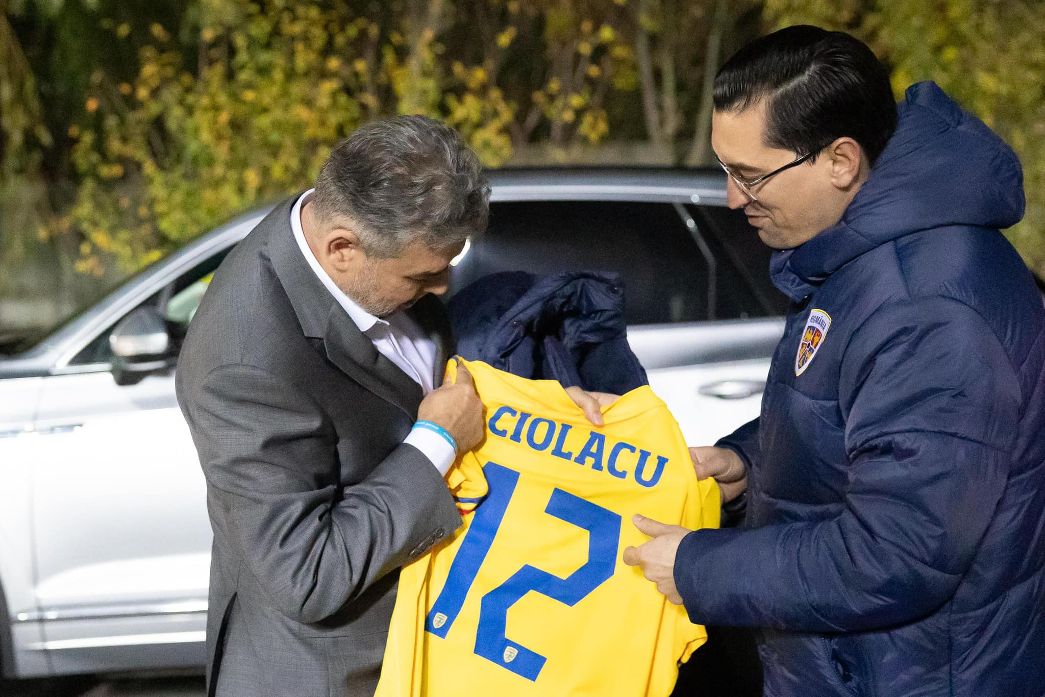 Marcel Ciolacu a venit la antrenamentul naționalei României înaintea partidei cu Elveția