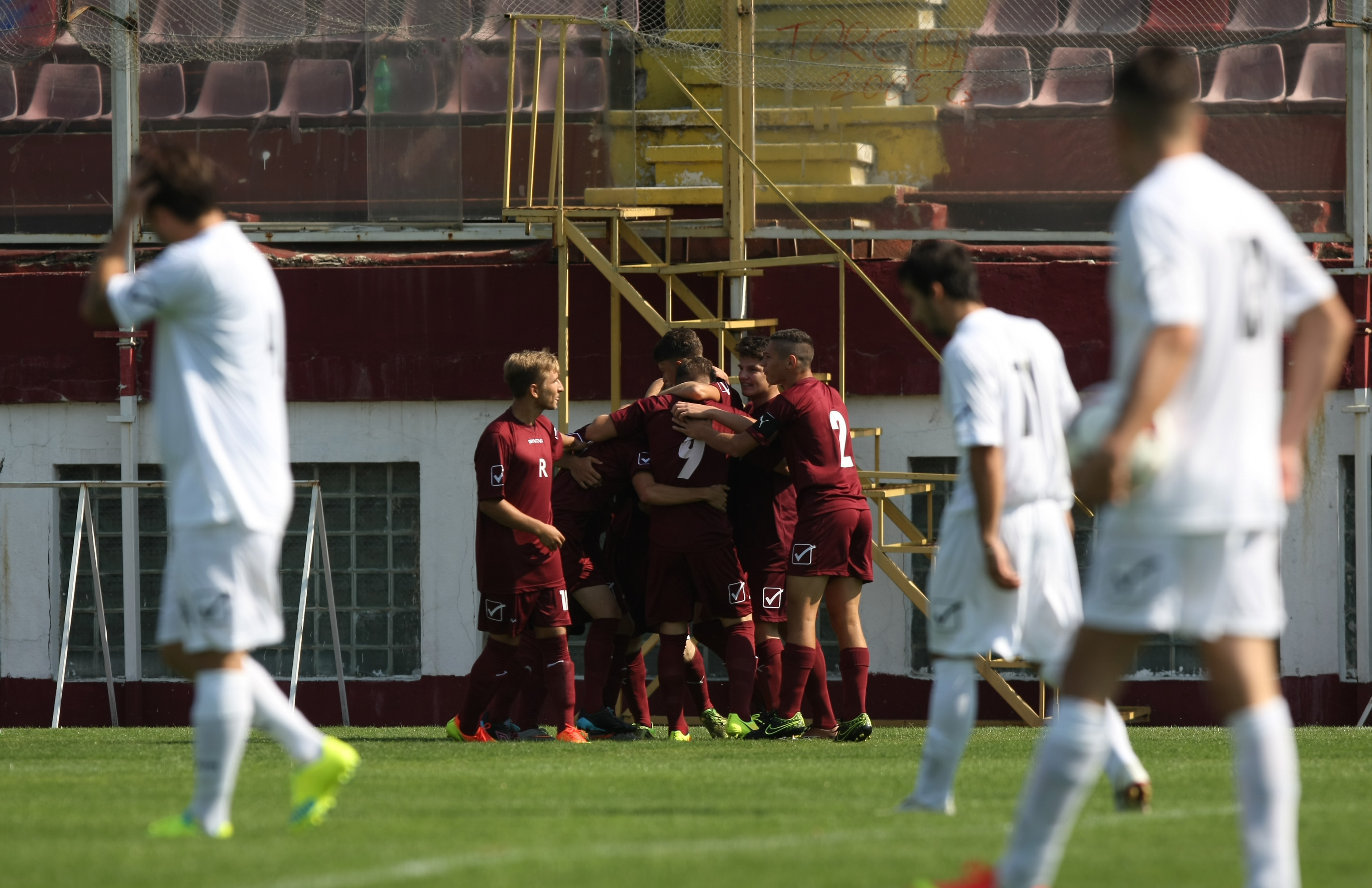 Meciul AFC Rapid - ASSC Rapid, din Liga V, întârziat cu un sfert de oră: s-a defectat imprimanta care tipărea biletele! Scor categoric: 5-0 | FOTO