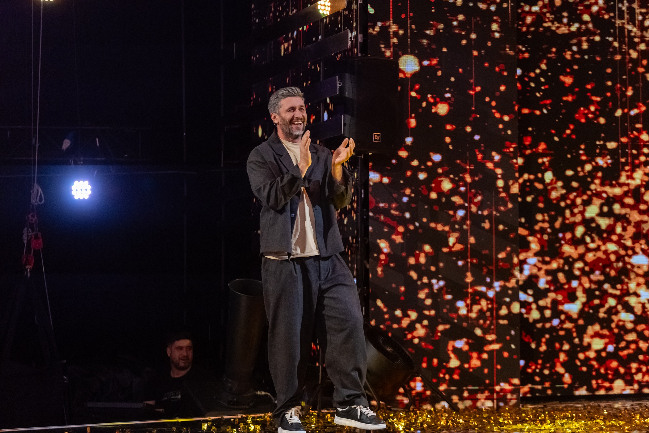 Încep edițiile live „Românii au talent”. Cum vede Dragoș Bucur trecerea de la înregistrări la direct: „Venim cu partea noastră” | EXCLUSIV