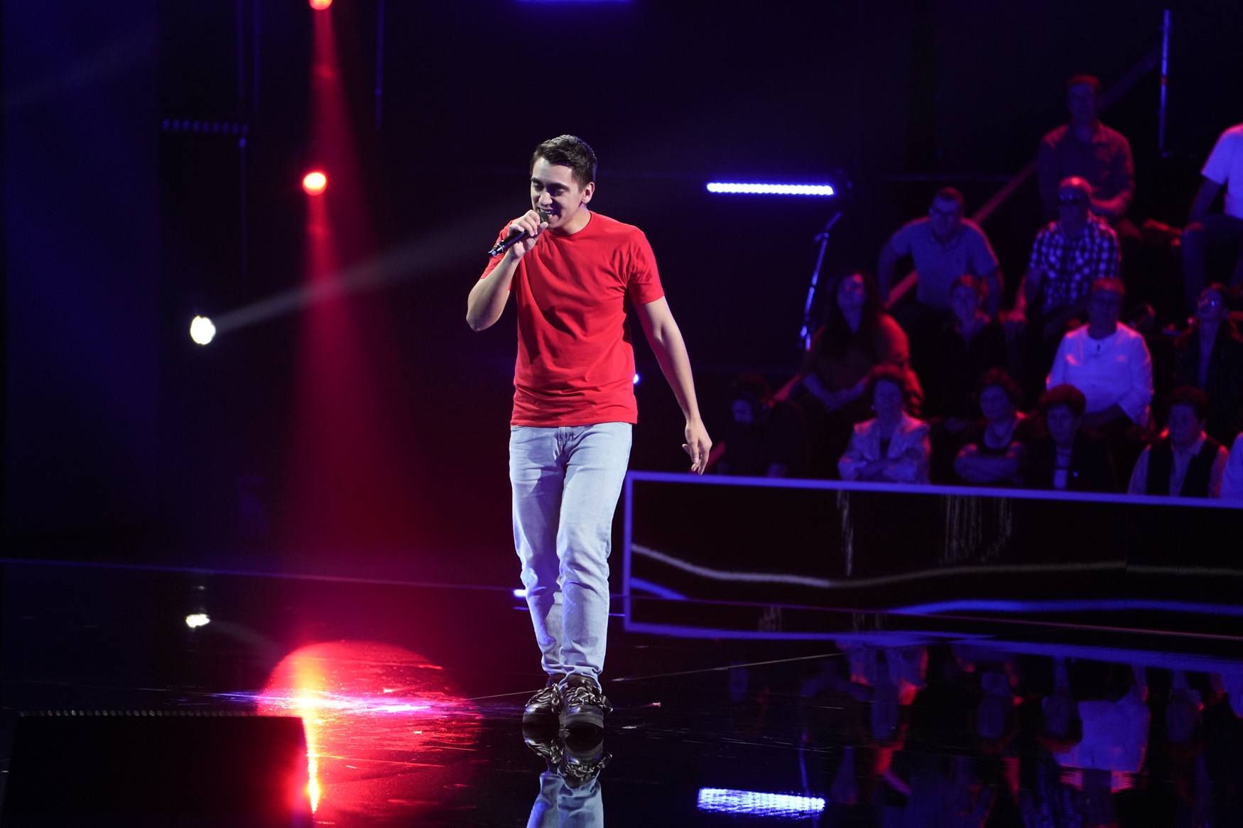 Cine este Robert Olaru de la X Factor 2025. Ziua forează puțuri și noaptea studiază. „Tata îmi spunea să mă las de muzică”