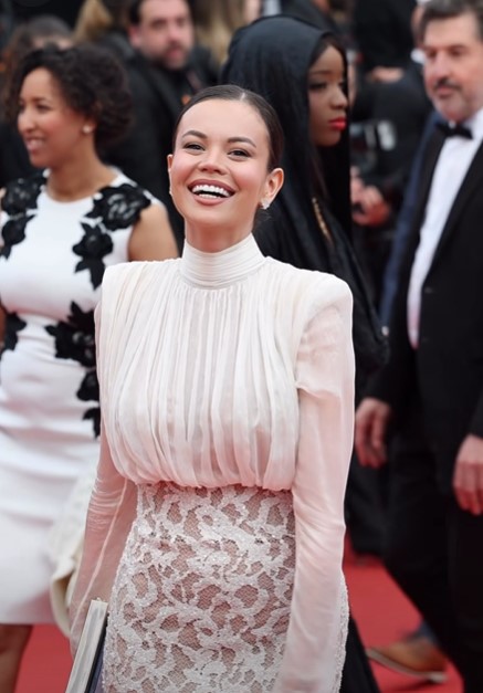 Vedete din România, pe covorul roșu la Cannes 2026. Mădălina Ghenea, Andreea Esca și Amalia Enache au strălucit în rochii spectaculoase