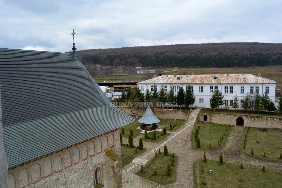 Ce s-a ales de ultima mănăstire a lui Ștefan cel Mare. Nimeni nu își asumă renovarea lăcașului de cult | FOTO