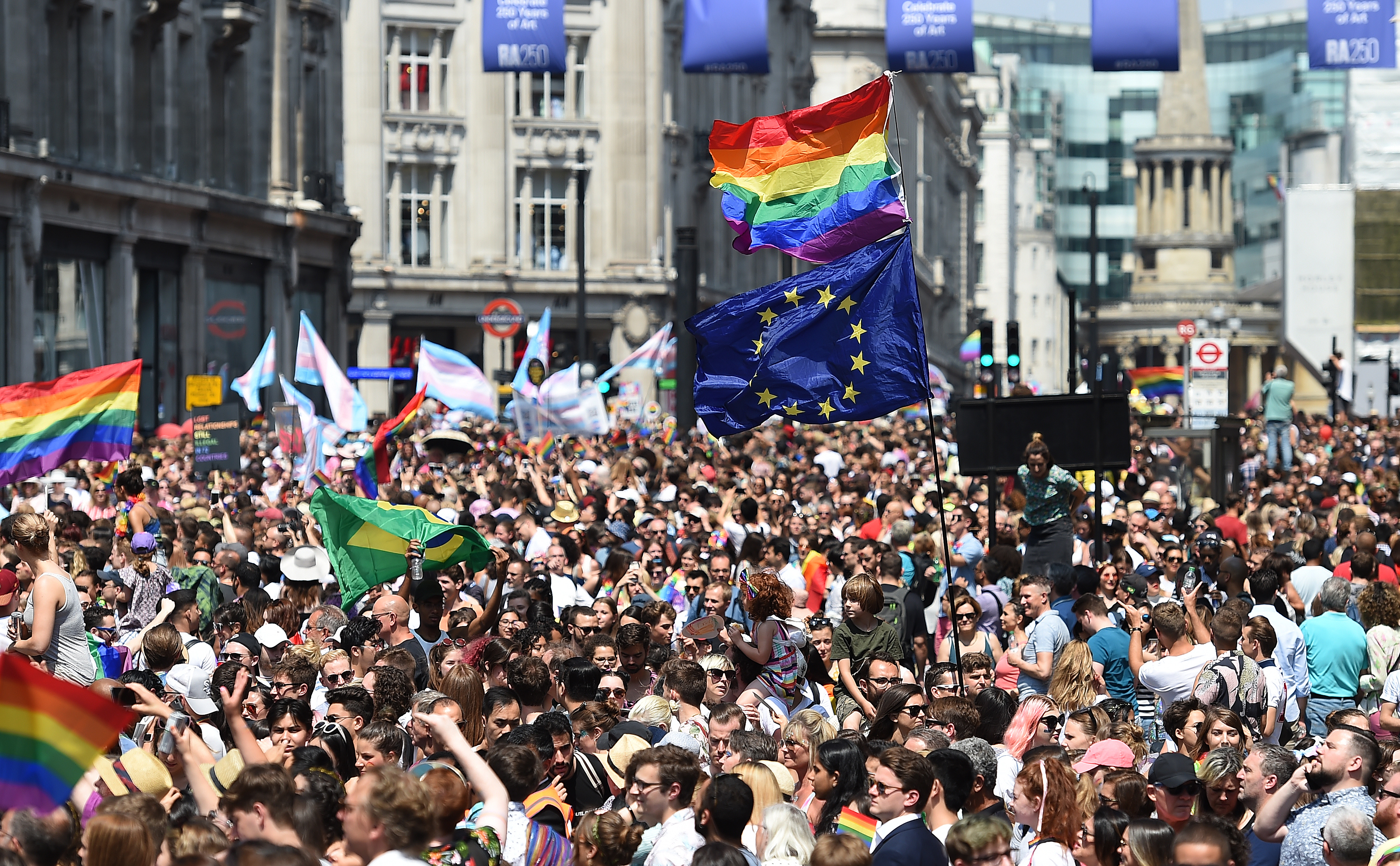 Un milion de oameni au participat, sâmbătă, la Parada Gay de la Londra