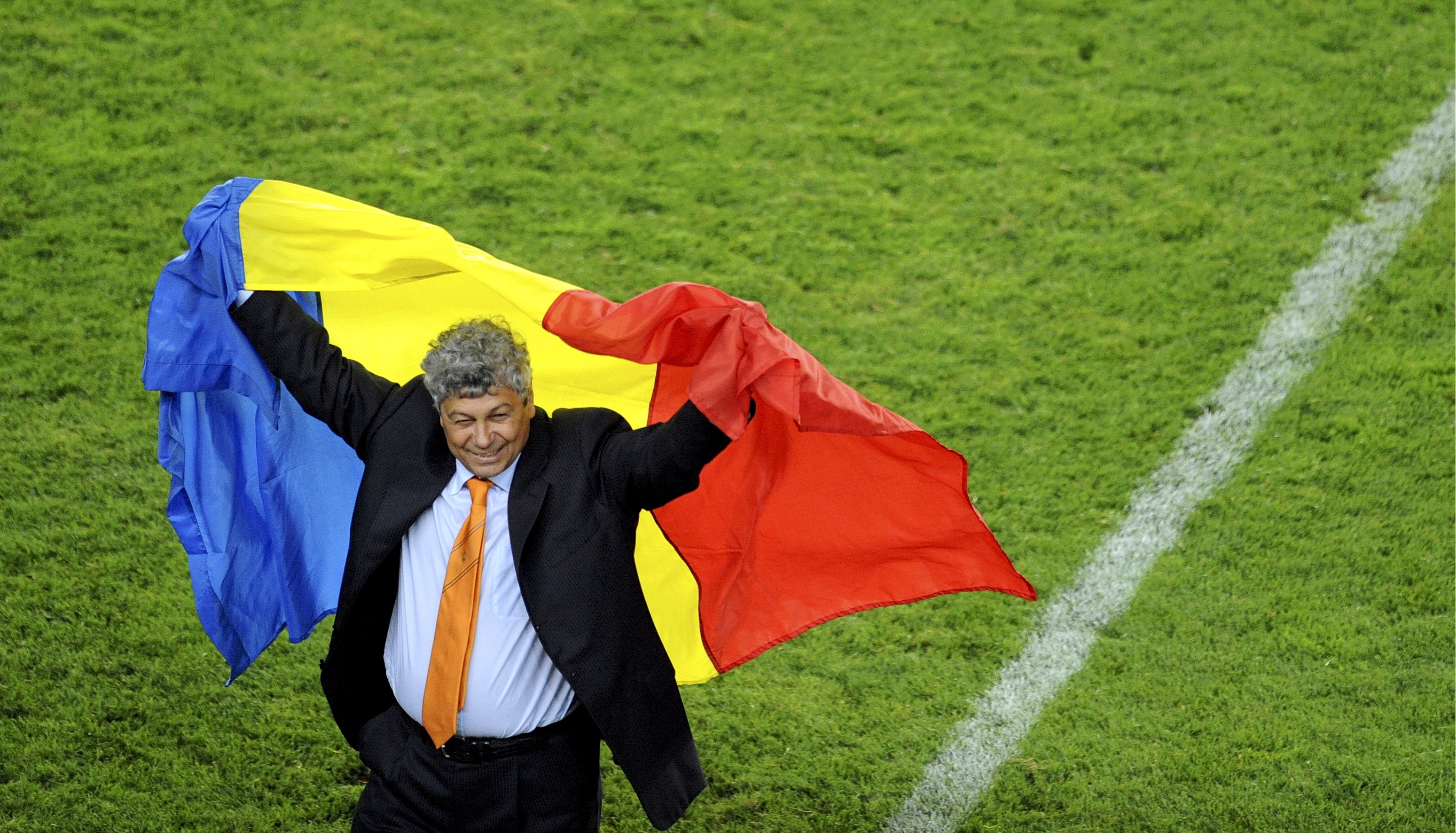 Mircea Lucescu împlinește astăzi 70 de ani. Pe urmele lui Alex Ferguson și Giovanni Trapattoni. ^”Mircea simte că va continua să mai antreneze. Nu poate trăi fără fotbal”