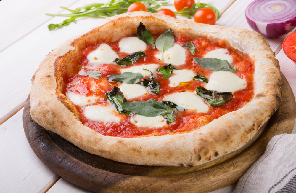 Rețete pizza - cum faci acasă blat pentru pizza, dar și cele mai bune rețete de topping-uri