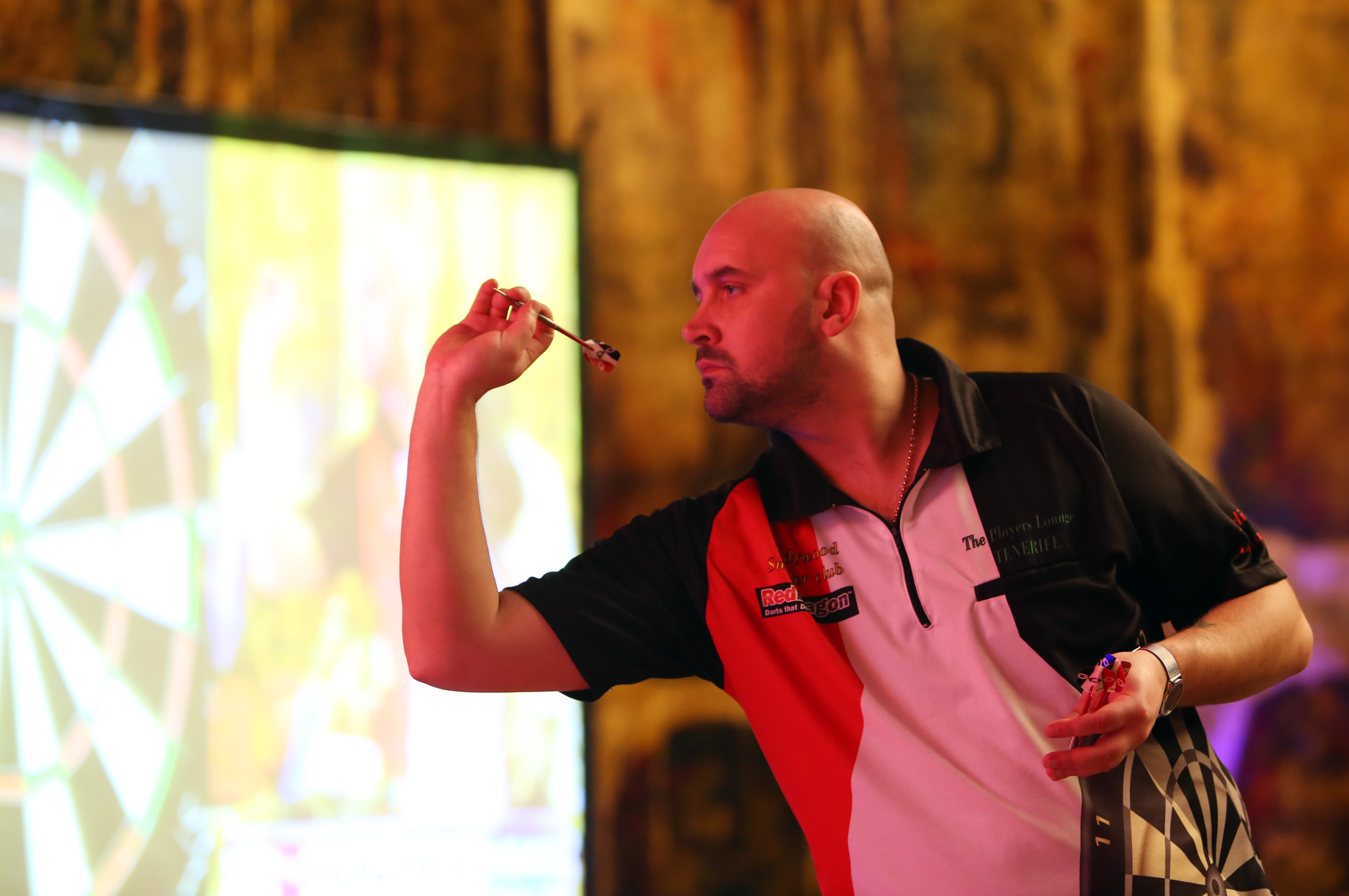 Cei mai tari țintași! Romanian Darts Festival - peste 350 de jucători profesionişti din Europa, la București. Jamie Hughes și Annette Tillborn, învingători