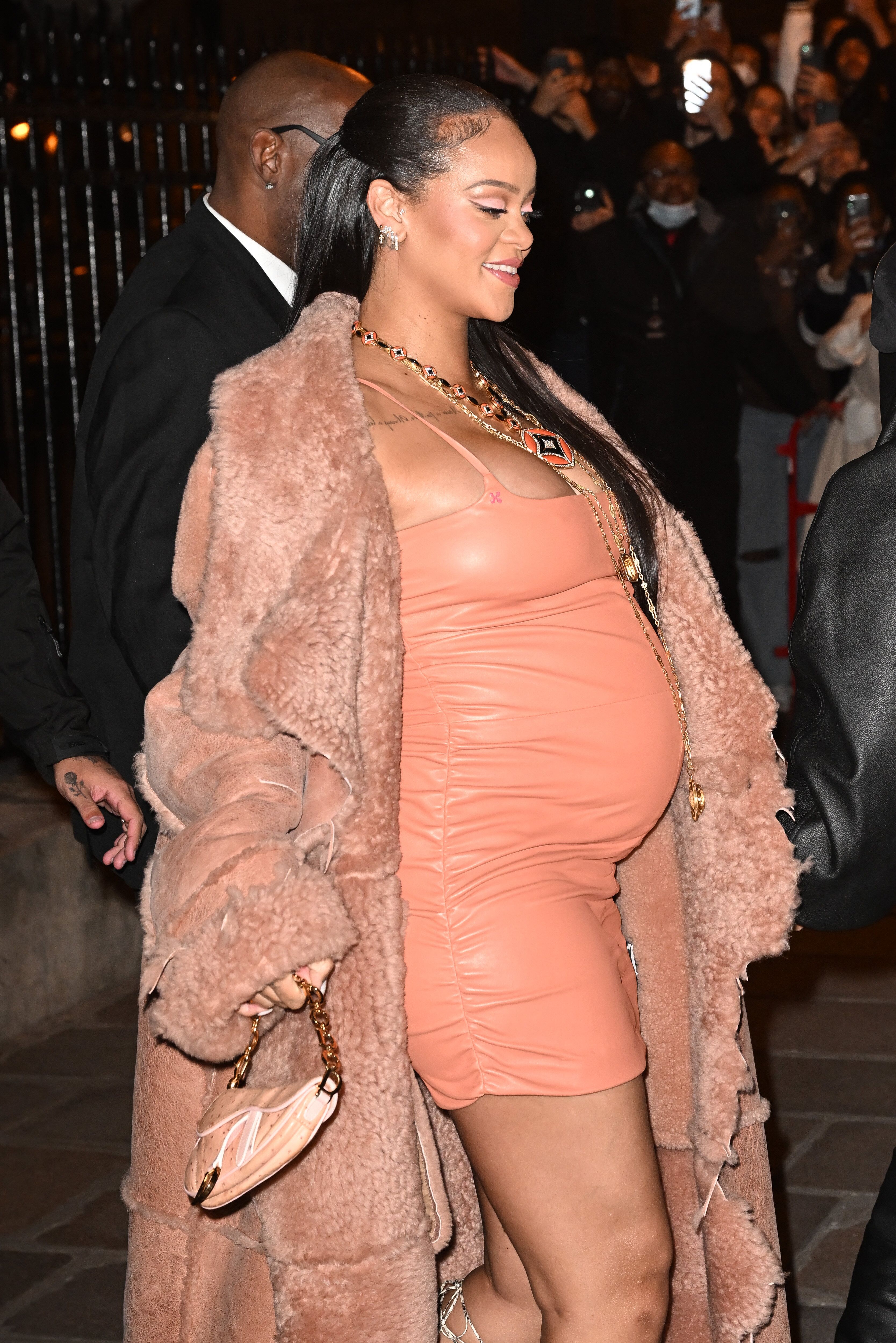 Rihanna a lansat o nouă melodie, după 6 ani de pauză. Cum sună piesa „Lift Me Up”