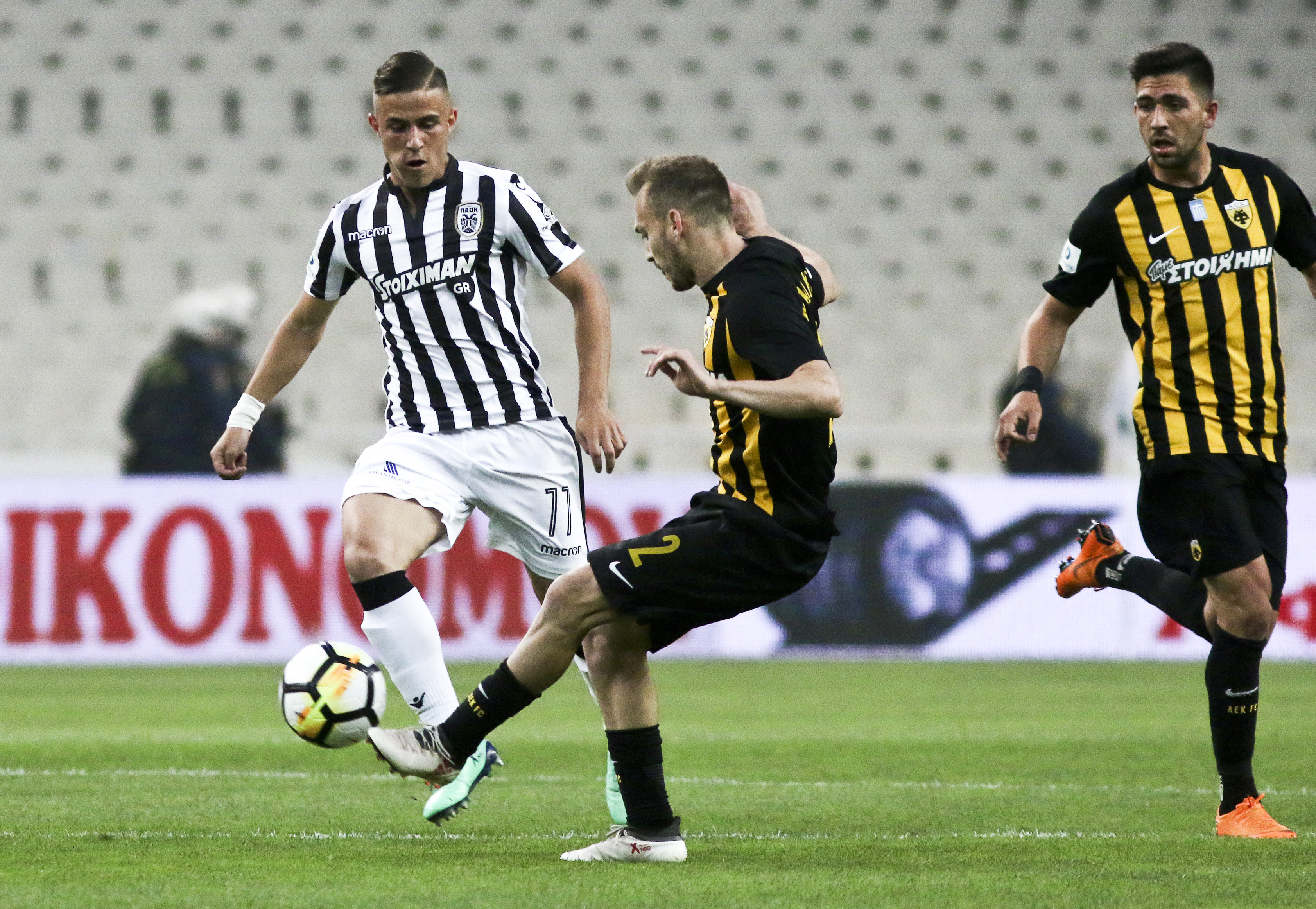 Finala Cupei Greciei, PAOK Salonic - AEK Atena 2-0. Primul trofeu pentru Răzvan Lucescu în Grecia. Mașini incendiate și focuri de armă! | FOTO&VIDEO