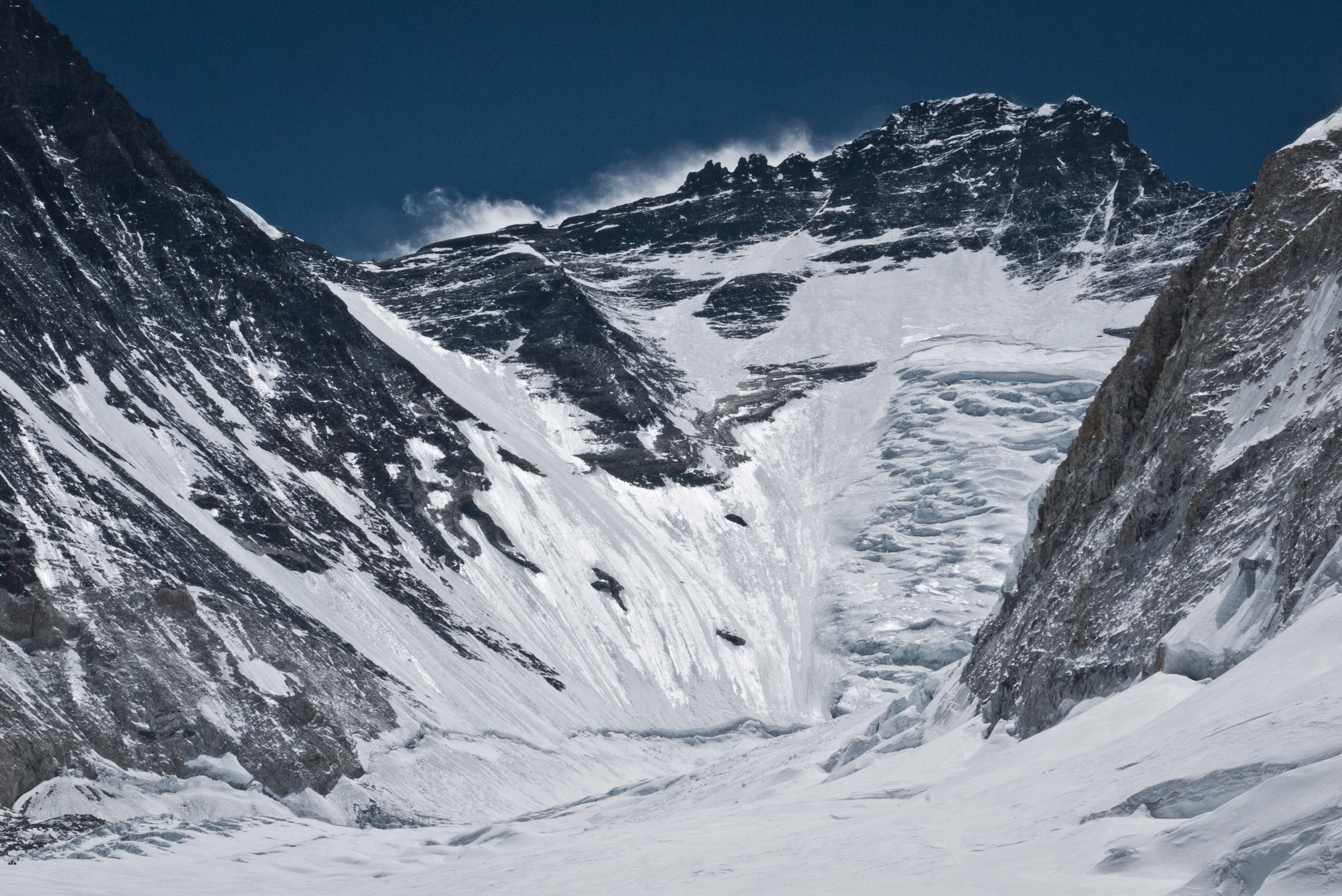Alex Găvan atacă în condiții extreme un vârf din Himalaya / FOTO & VIDEO