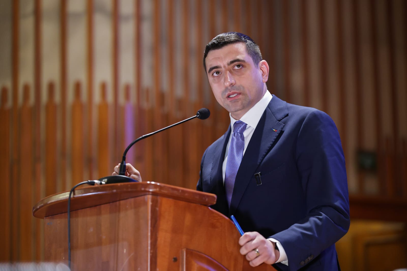 Nicușor Dan vs George Simion. Ce au spus la prima confruntare înaintea turului 2 al alegerilor prezidențiale, la Congresul BNS