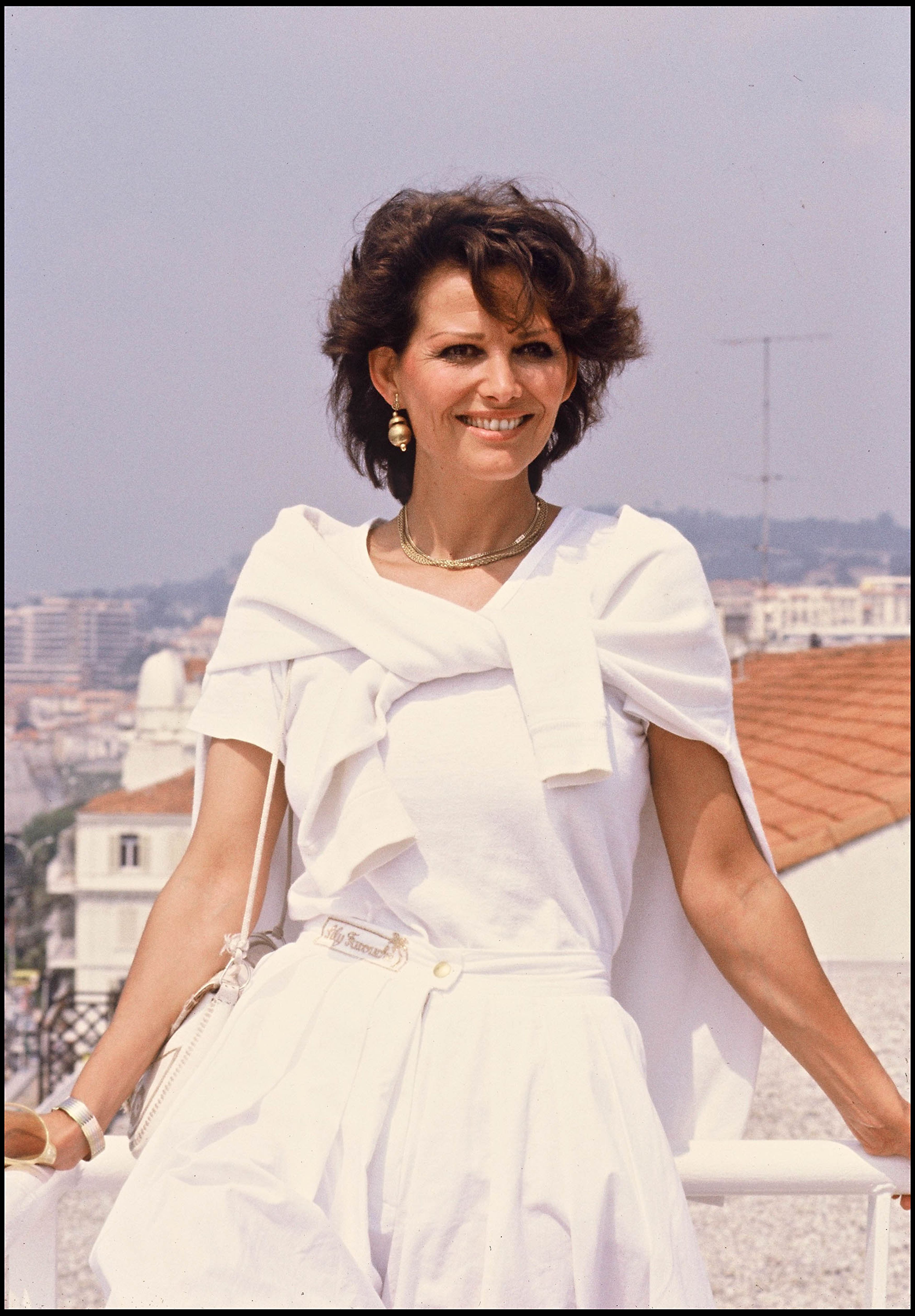 Florin Piersic și Claudia Cardinale, sărut memorabil în urmă cu 16 ani. Actorul nu și-a putut stăpâni emoțiile pe scenă: „Recunosc, mi-a scăpat”