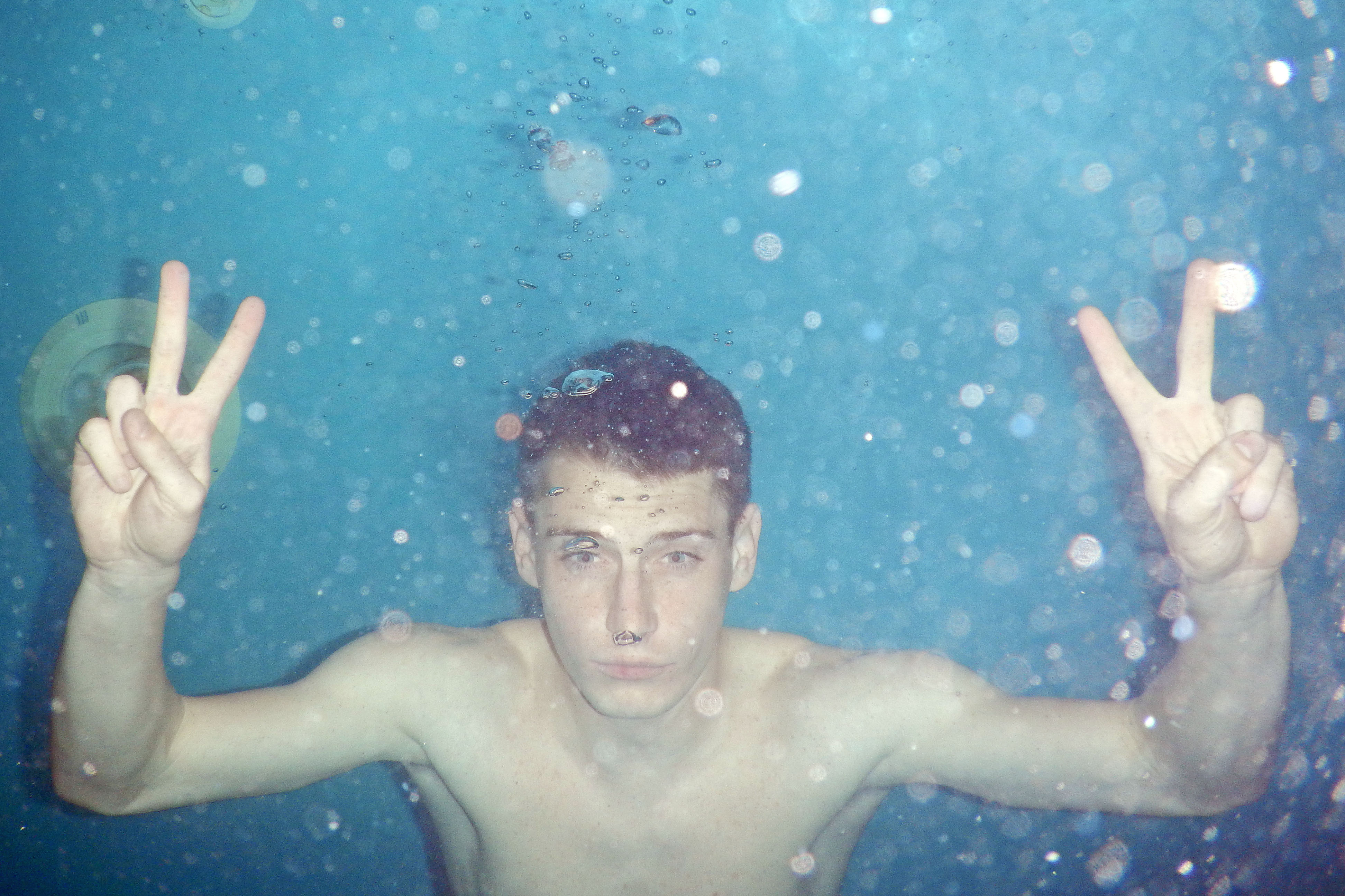 SUPER GALERIE FOTO / ”Suntem câinii din Atlantis!”. Selfie sub apă!