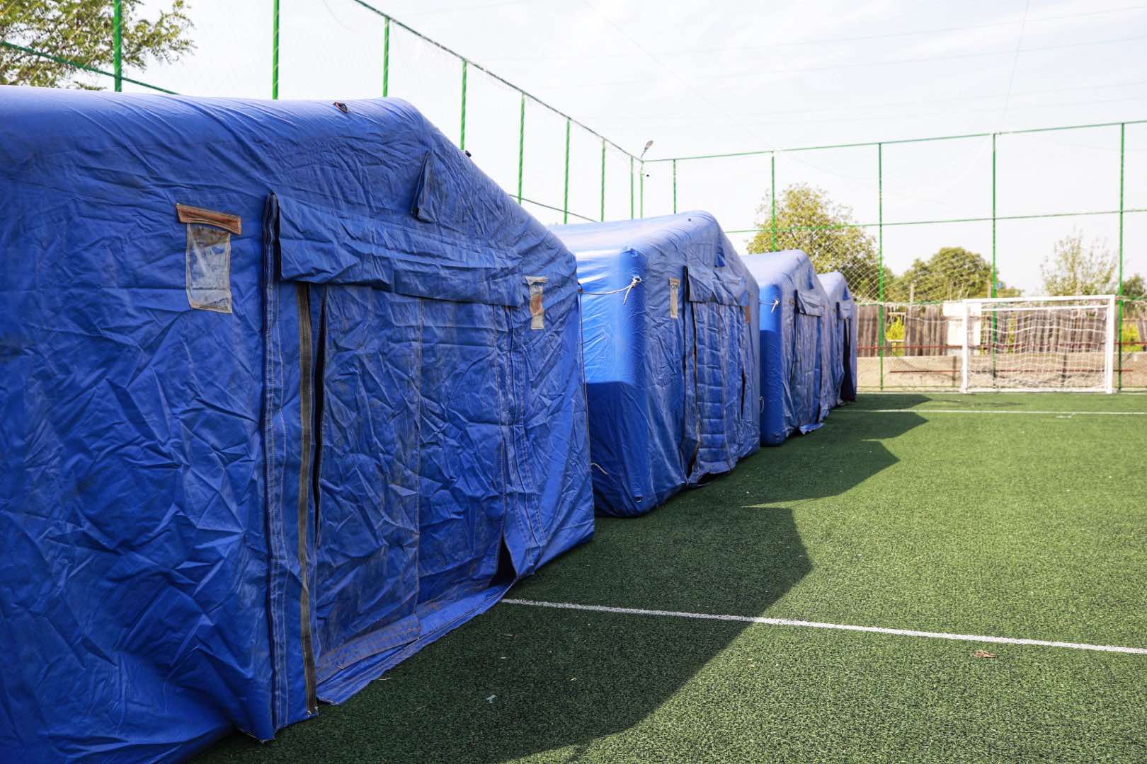 Foto | Cum arată tabăra mobilă pentru sinistrații din Galați și Vaslui. „La acest moment nu sunt persoane în tabără”