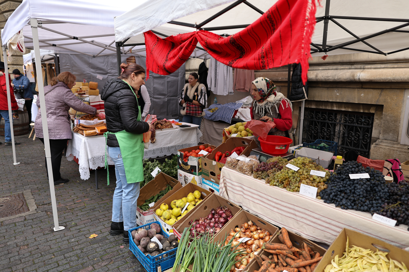 Spectacol culinar în curtea Ministerului Agriculturii. Am vizitat „Târgul de lăsatu’ secului” din București