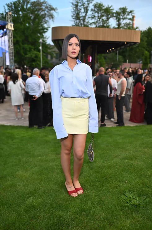 Vedete și influenceri celebri la ELLE New Media Awards 2026. Cum au apărut Alexandru Ciucu și Alexandra Căpitănescu