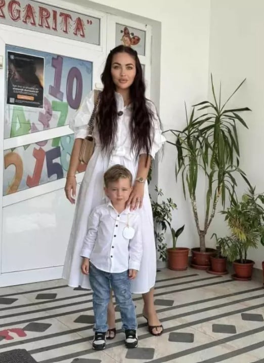Imagini din casa în care Laurențiu Reghecampf și Corina Caciuc locuiesc alături de cei doi copii, Liam și Landon
