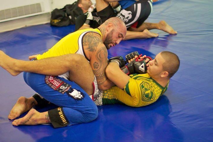 Alex Celotto, cel mai tatuat luptător din MMA-ul italian, exemplu pentru Iurie Lapicus
