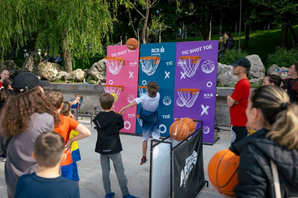 Peste 2000 de oameni au făcut sport la BCR Sport Arena Streetball, în Parcul Drumul Taberei