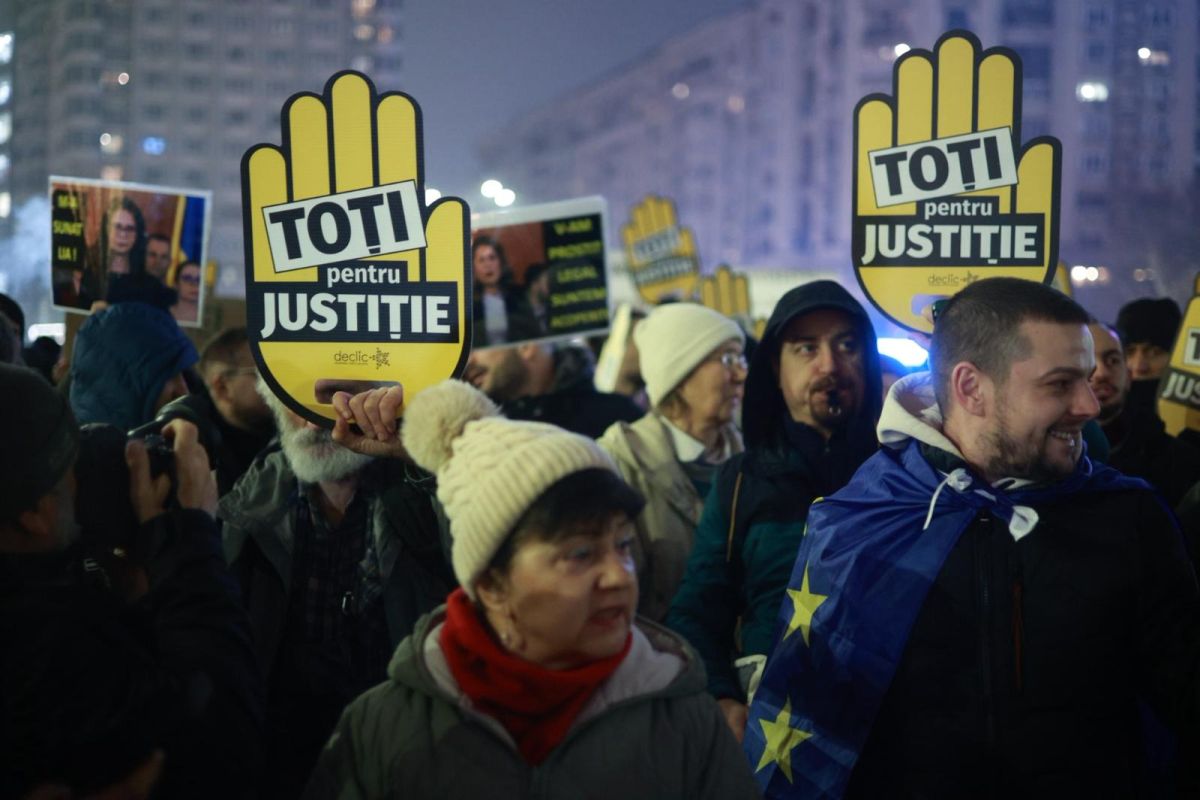 Generația Z, printre cei 4.000 de oameni prezenți în București la protestul pentru reformă în Justiție