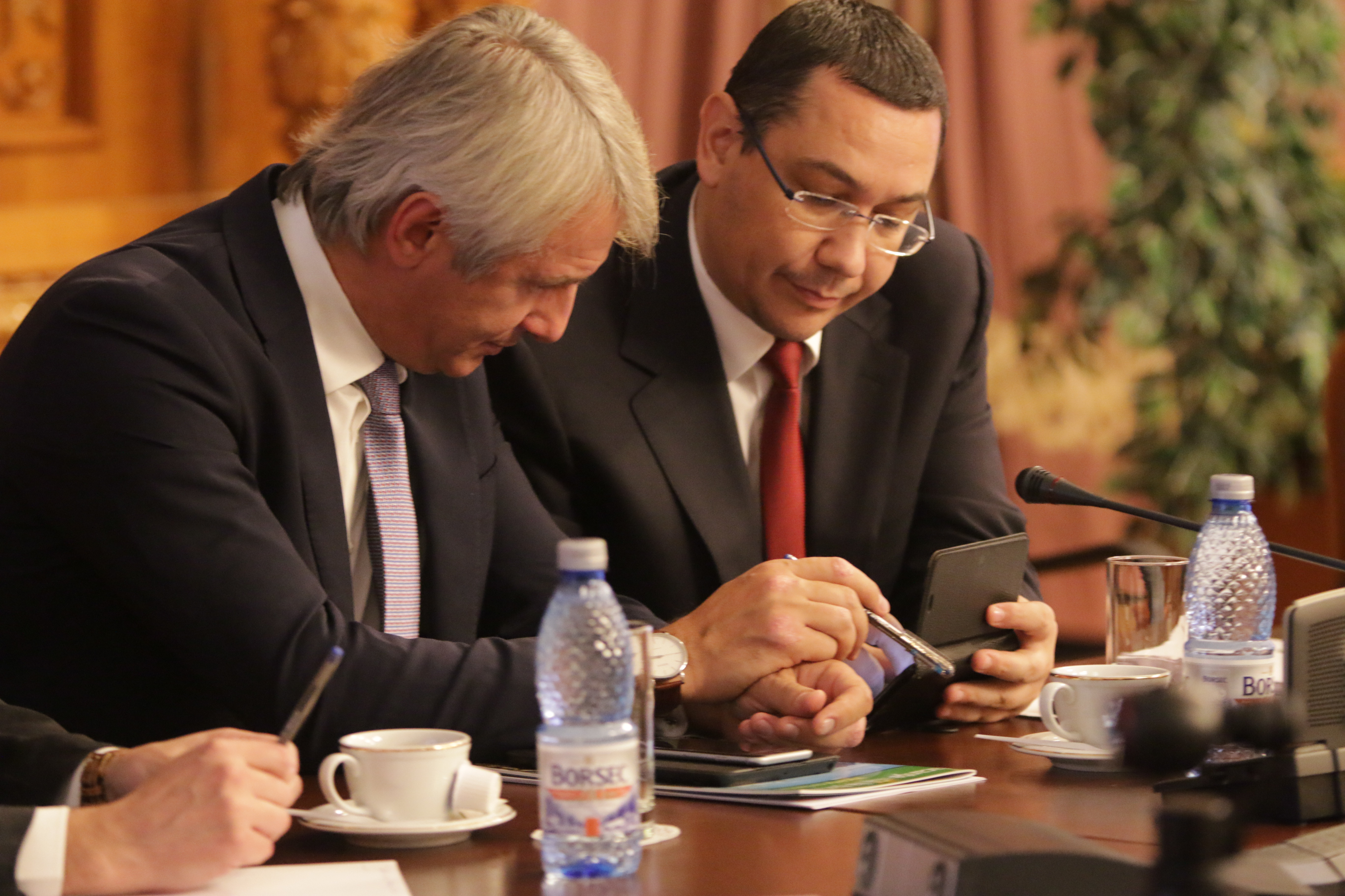 Atunci și acum: Eugen Teodorovici, ministrul care se ocupă de finanțele țării, dar are cinci credite la bănci, de aproape 800.000 de euro