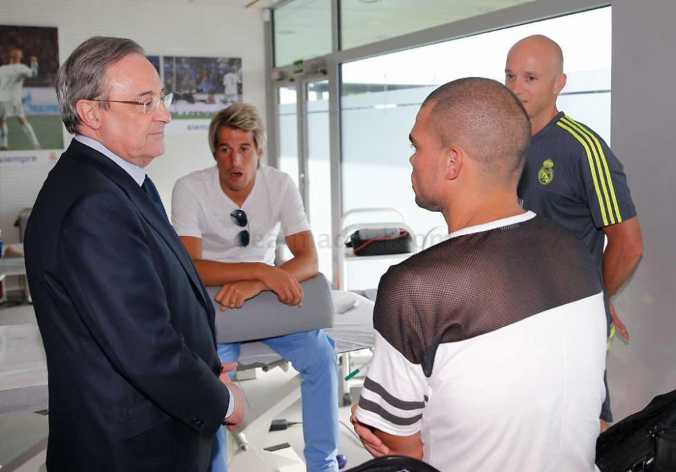 S-a reunit Real Madrid! Fotografii din vestiarul ”galacticilor”! GALERIE FOTO