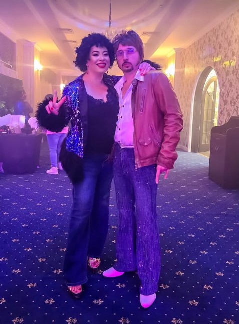 Oana Roman, schimbare radicală de look. Cum a apărut vedeta la o petrecere: „Am ales spiritul ABBA”