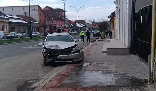 Un consilier PSD din Caransebeș a provocat un accident cu patru victime