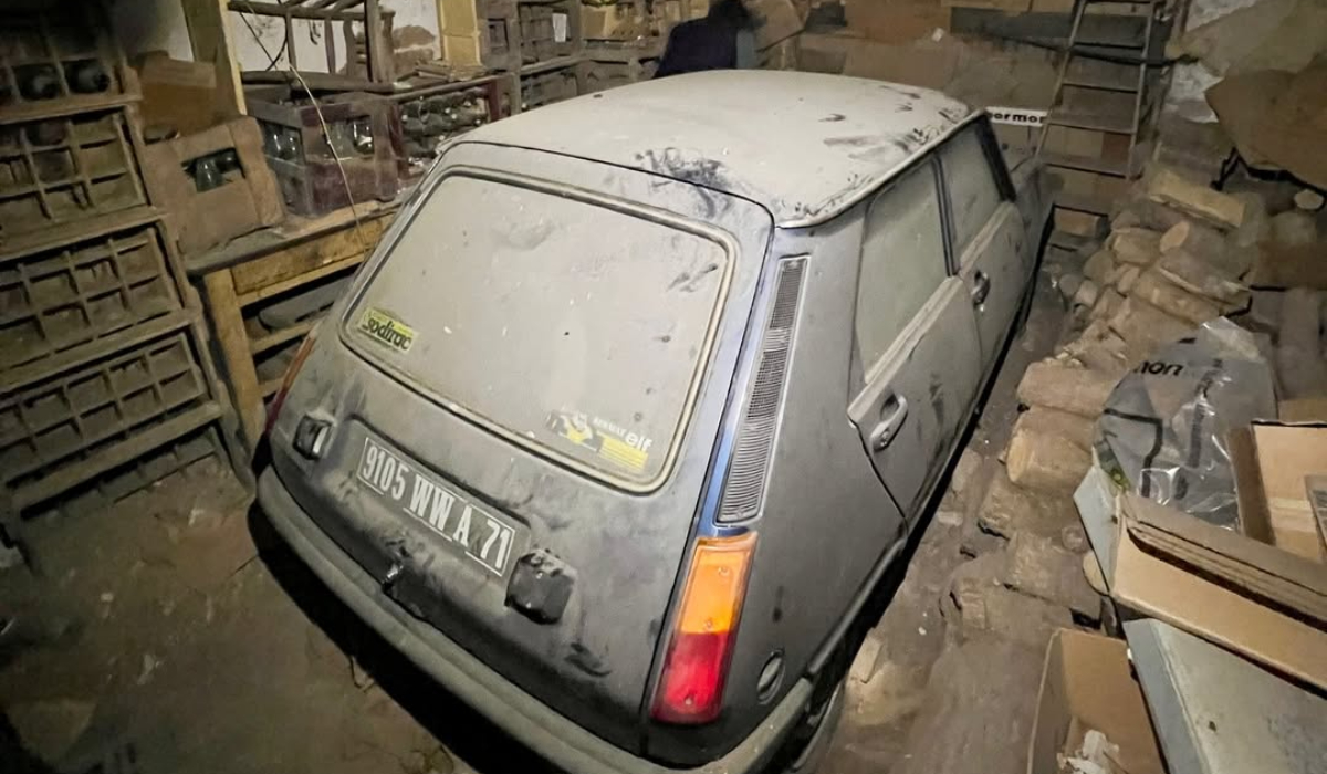 Un Renault 5 fabricat în 1982 tocmai a fost vândut cu 47.000 de euro. Detaliul care a crescut prețul de peste 6 ori față de cel cu care a fost achiziționat acum 44 de ani