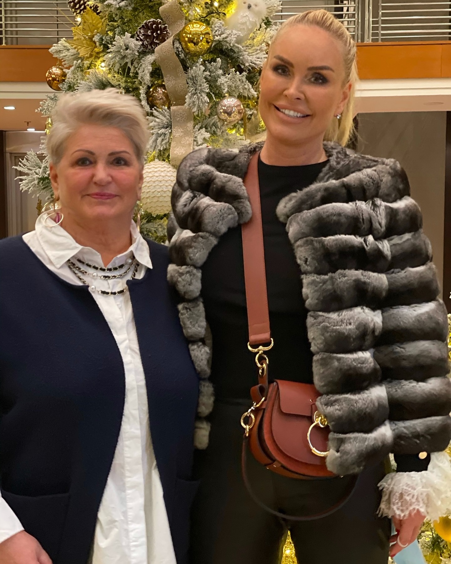 Vica Blochina are un nou iubit. Cum au fost surprinși împreună pe străzile din București