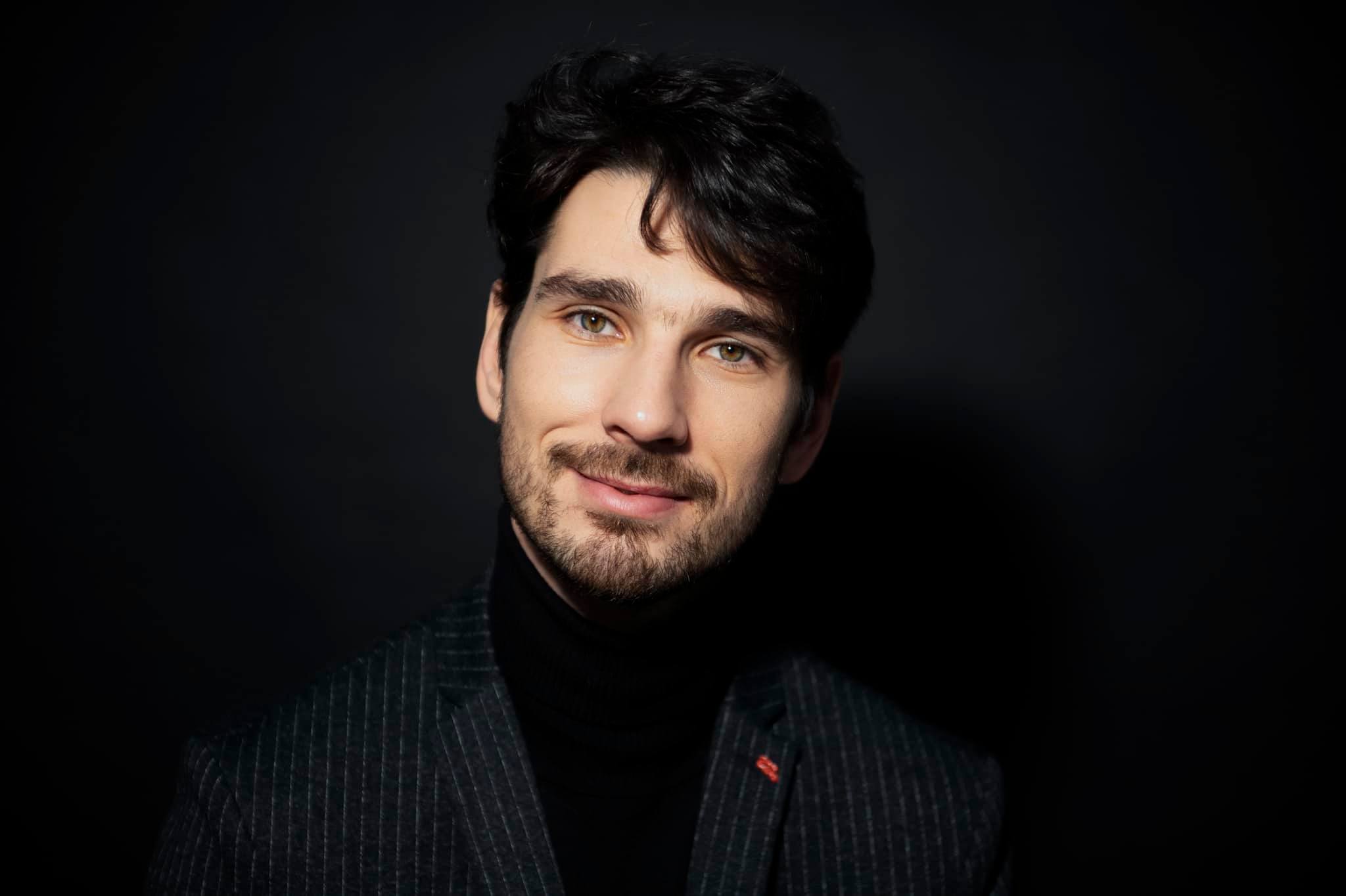 Anghel Damian, iubitul lui Theo Rose, primele declarații după ce s-a aflat că va fi tată: „Suntem copleșiți de fericire și emoții”