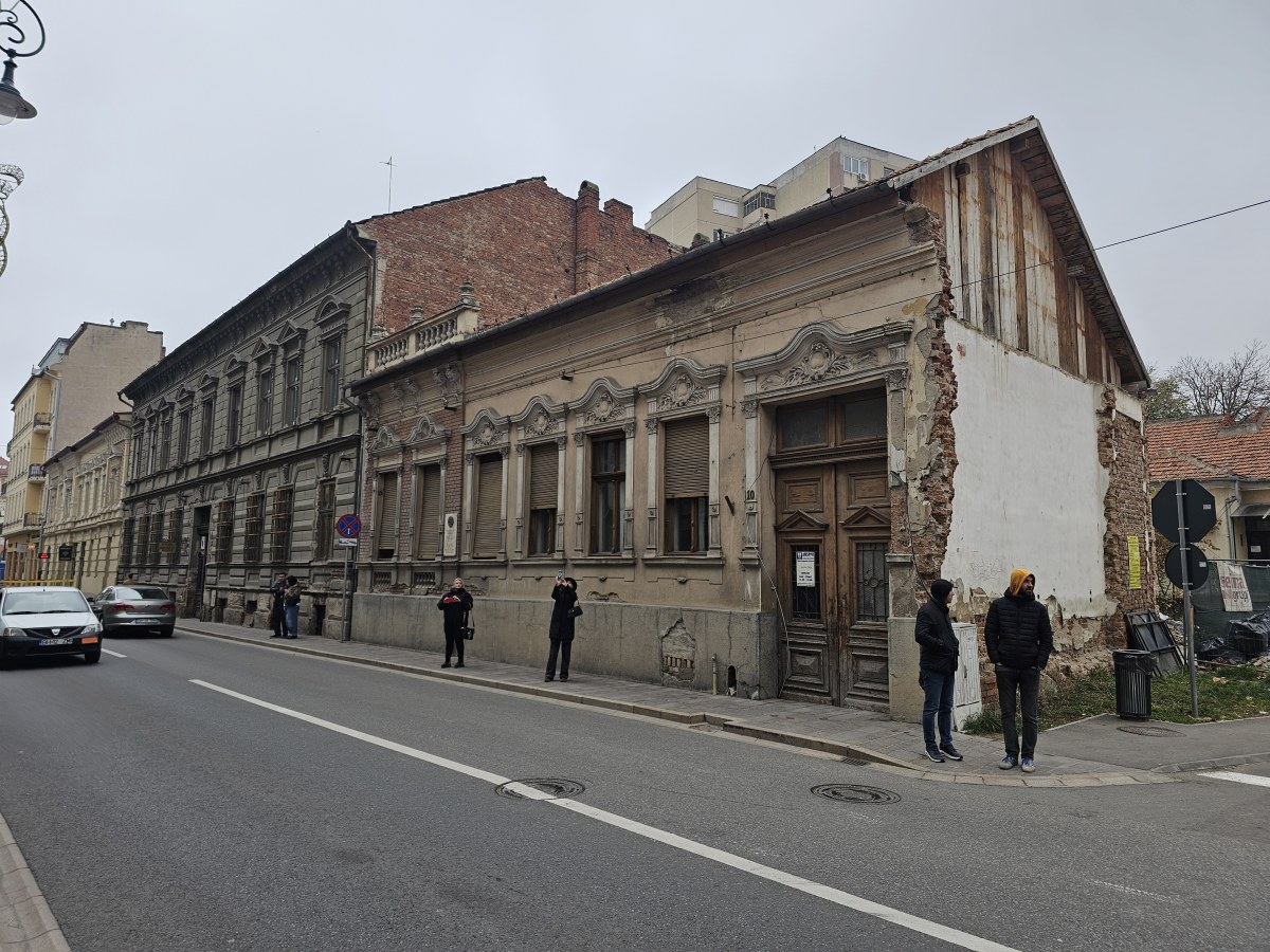 Descoperă Băile Felix și Oradea: două bijuterii ale turismului din vestul României, aproape una de alta. Se îmbină relaxarea termală cu eleganța urbană