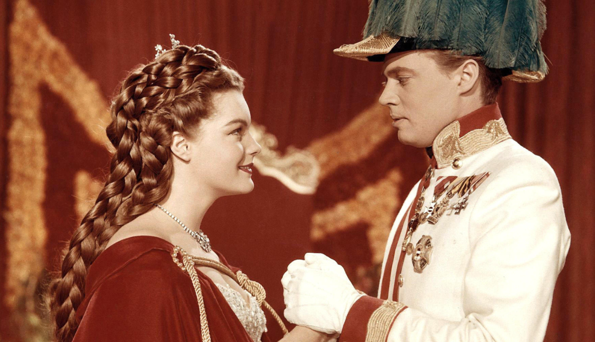Romy Schneider neve örökre összeforrt a Sisi-filmekkel, de karrierje jóval túlmutatott az idealizált királylány szerepén