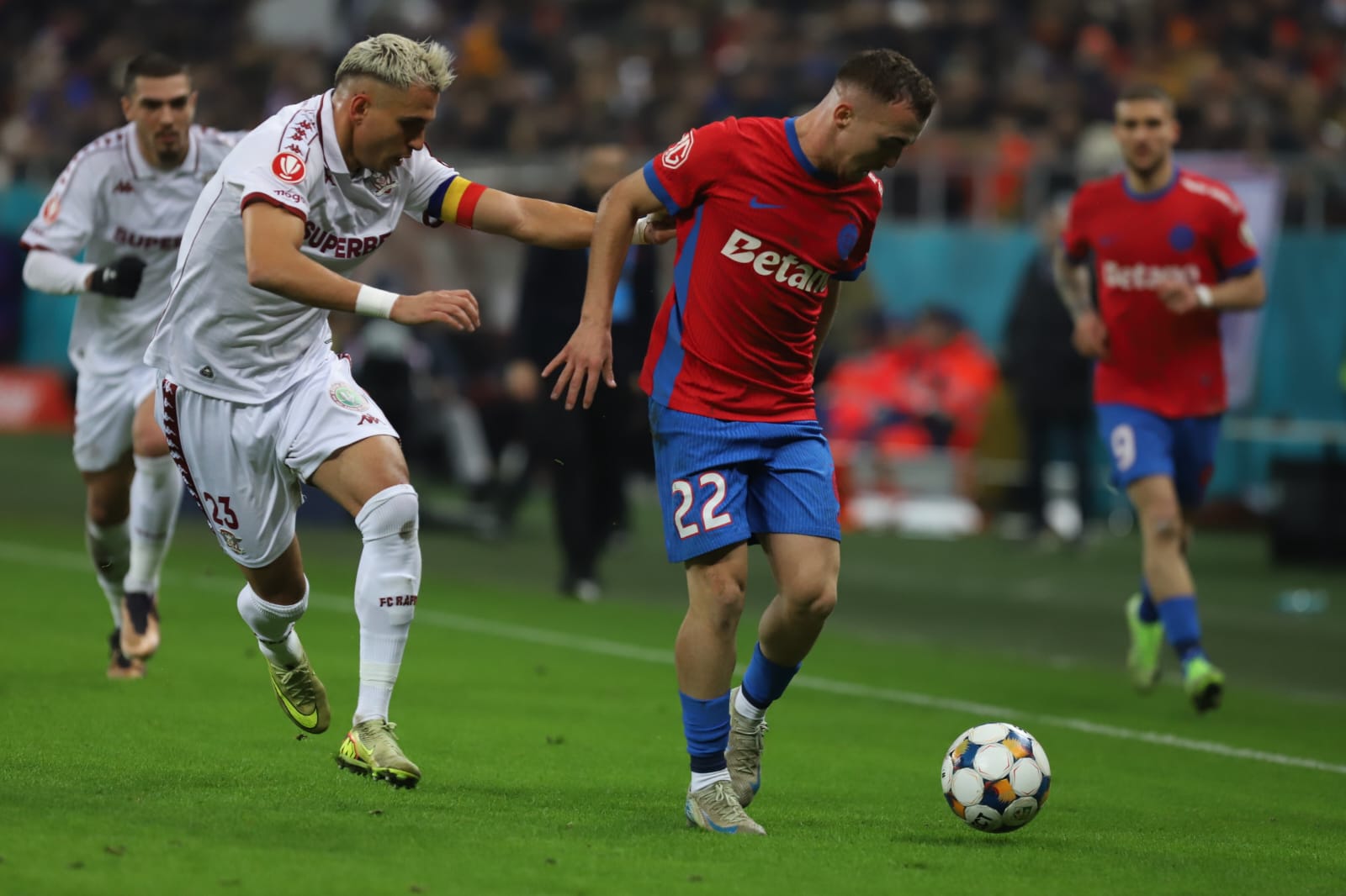Superliga: FCSB-Rapid 2-1, după un derby superb și o fază controversată în final