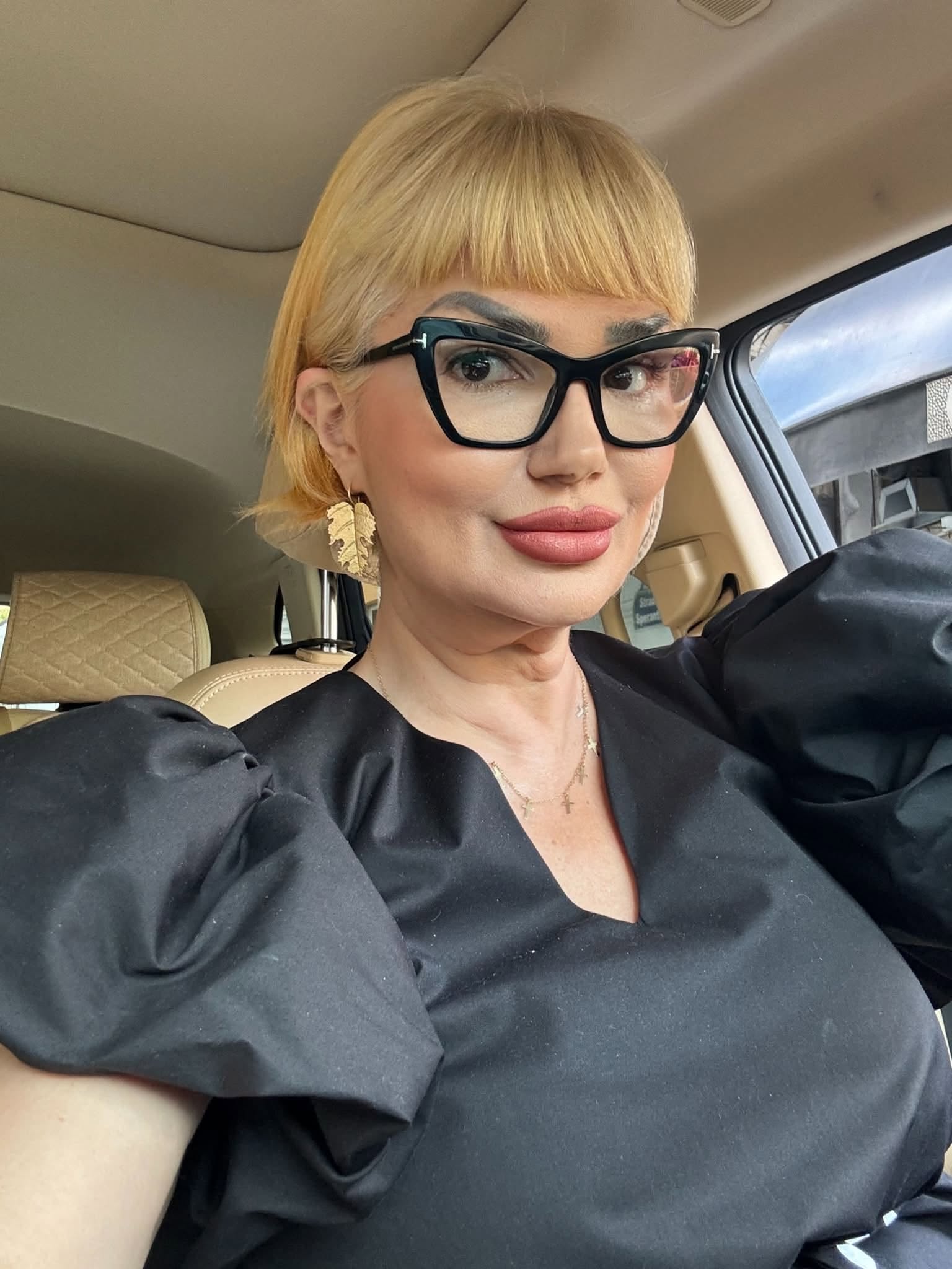 Transformarea uluitoare a Ozanei Barabancea. A slăbit 37 de kilograme, s-a vopsit blondă și se pregătește pentru o nouă operație estetică