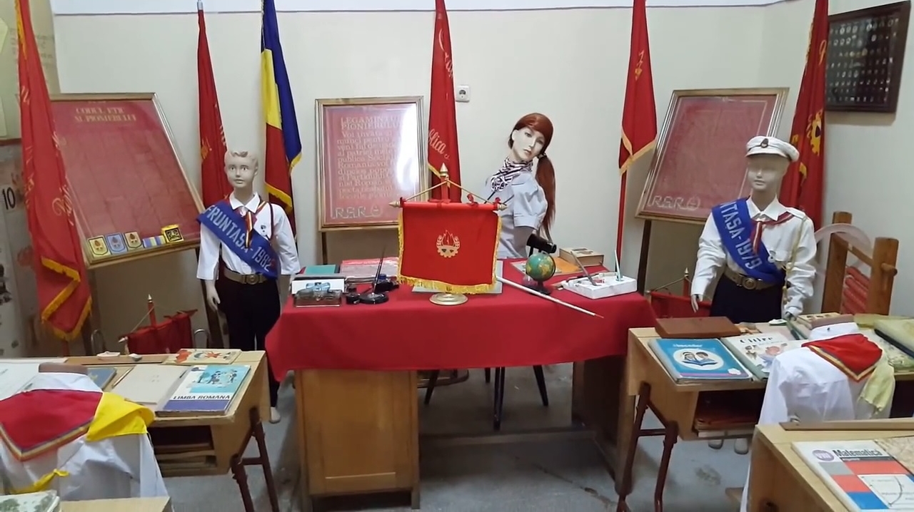 Muzeu al Republicii Socialiste România, deschis în Hunedoara. Cum a transformat un nostalgic o veche alimentară